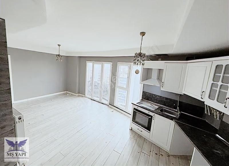 Metrobüse Yakın İşlek Cadde Üzeri Balkonlu 1+1 Kiralık - Görsel 5