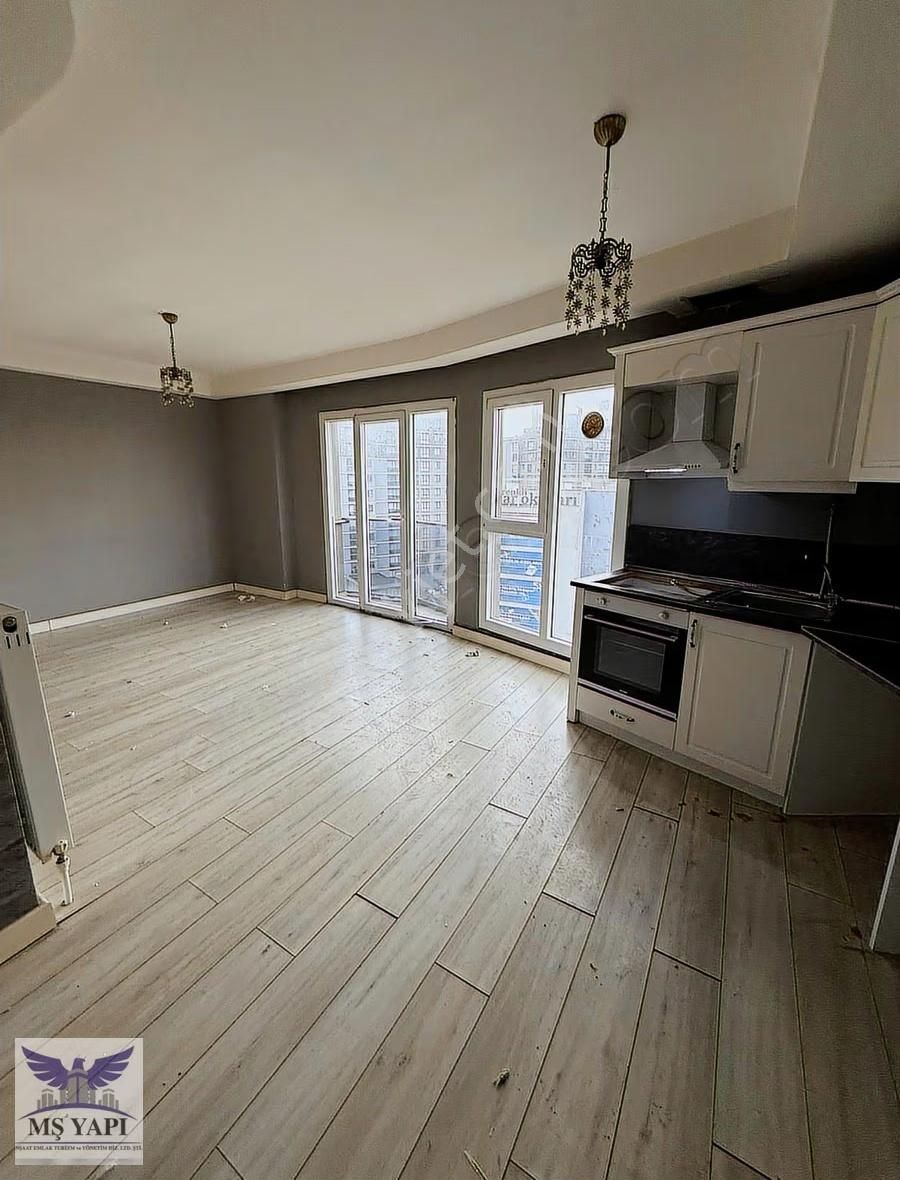 Metrobüse Yakın İşlek Cadde Üzeri Balkonlu 1+1 Kiralık - Görsel 11