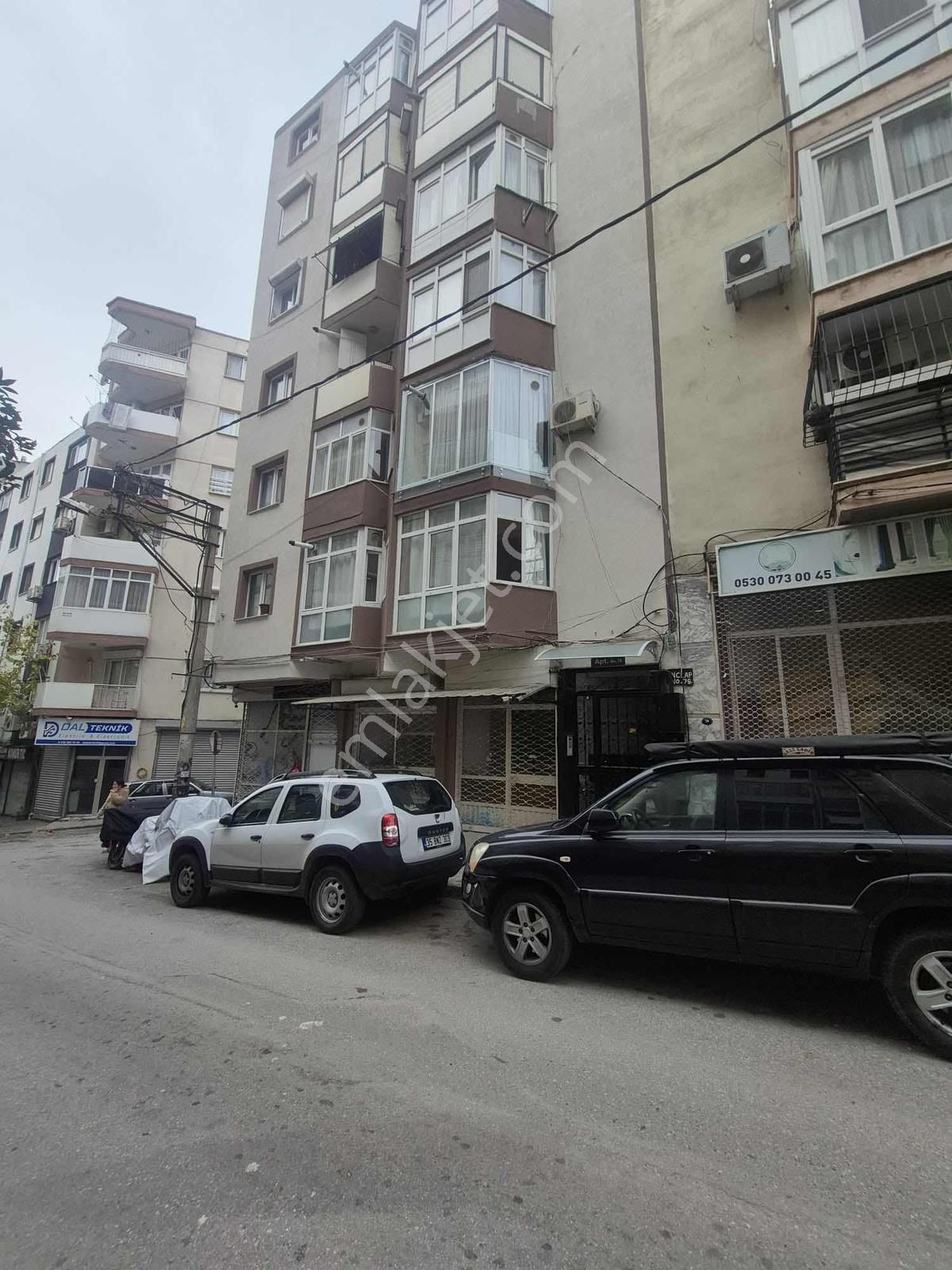 Üçyol Atilla Mahallesi 2+1 Asansörlü Genç Binada Arakat Daire - Görsel 32