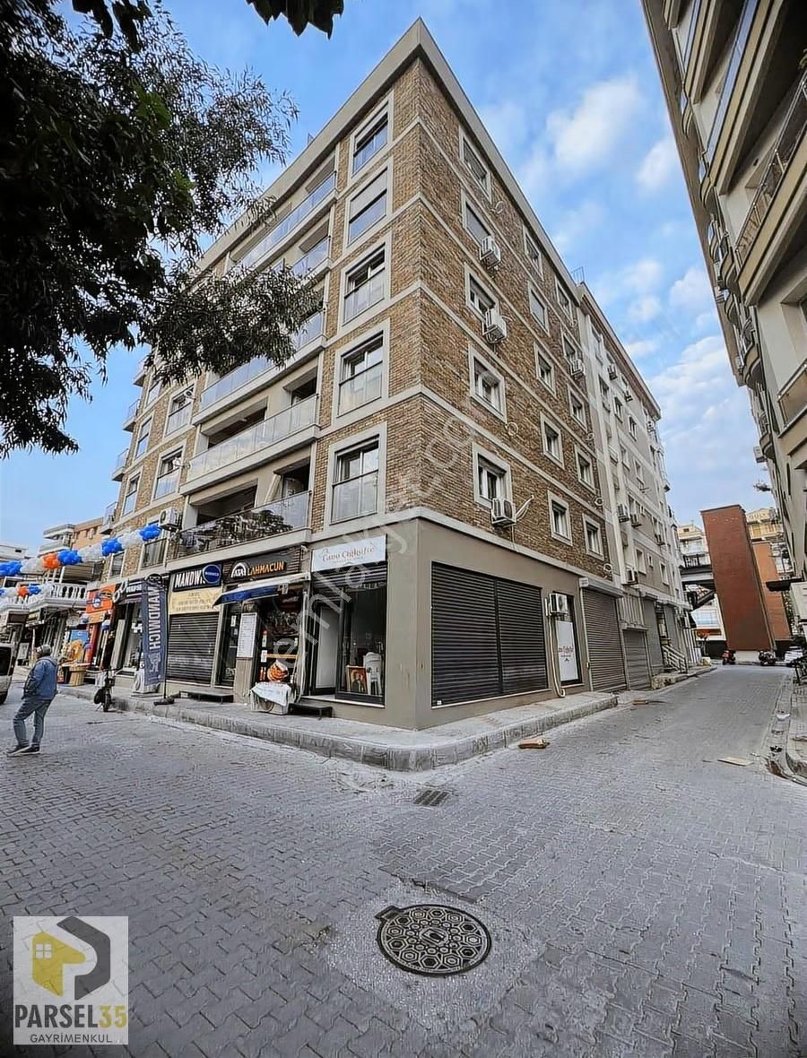 Yalı Mah.şemikler Pazaryeri Önünde 1 Yıllık Binada Geniş 2+1 K.m