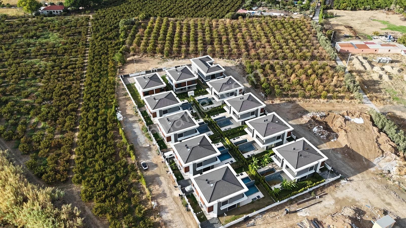 Kuşadası Davutlar’da Özel Havuzlu 3+1 Villa - Görsel 3