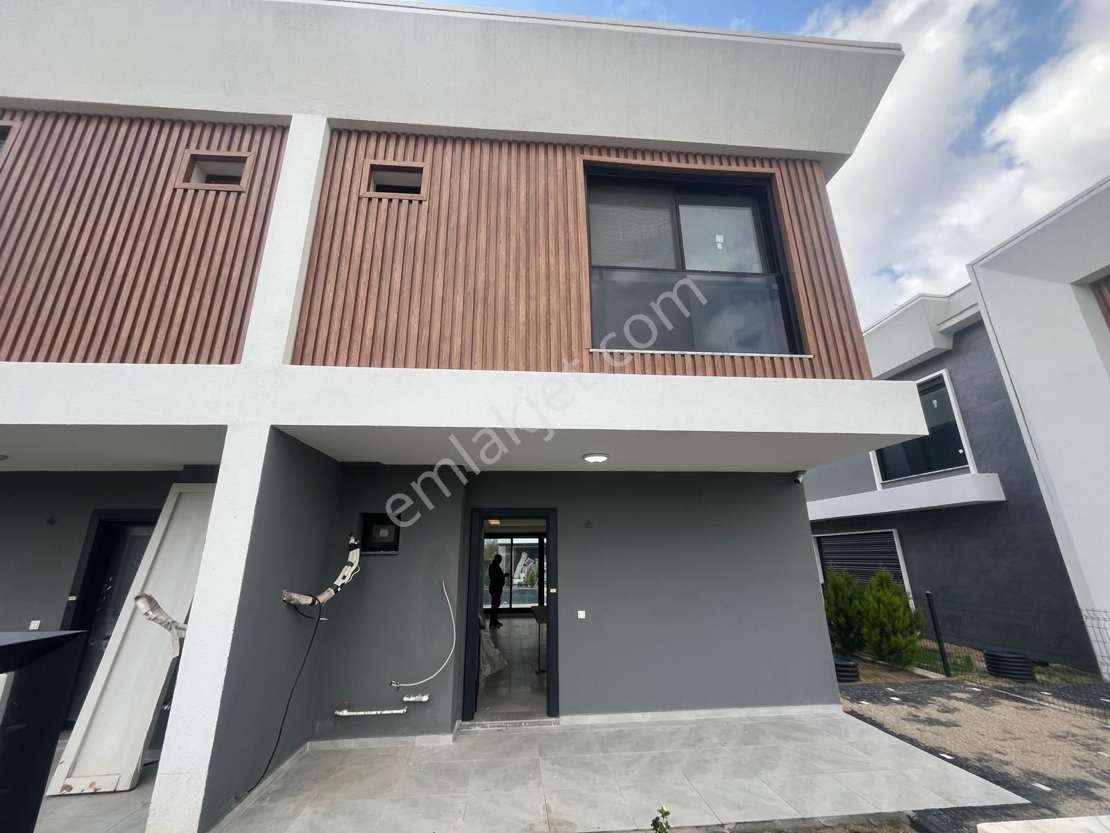 Kuşadası Davutlar’da Özel Havuzlu 3+1 Villa - Görsel 10