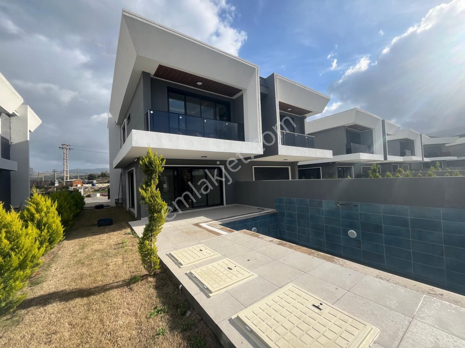 Kuşadası Davutlar’da Özel Havuzlu 3+1 Villa - Görsel 12