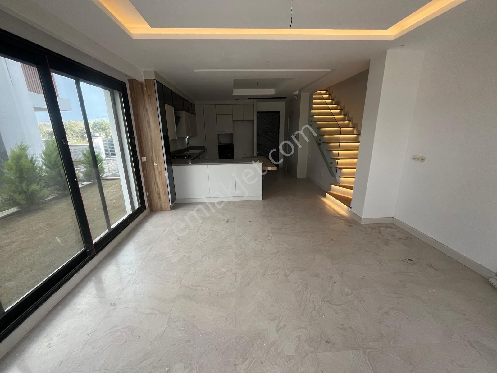 Kuşadası Davutlar’da Özel Havuzlu 3+1 Villa - Görsel 15