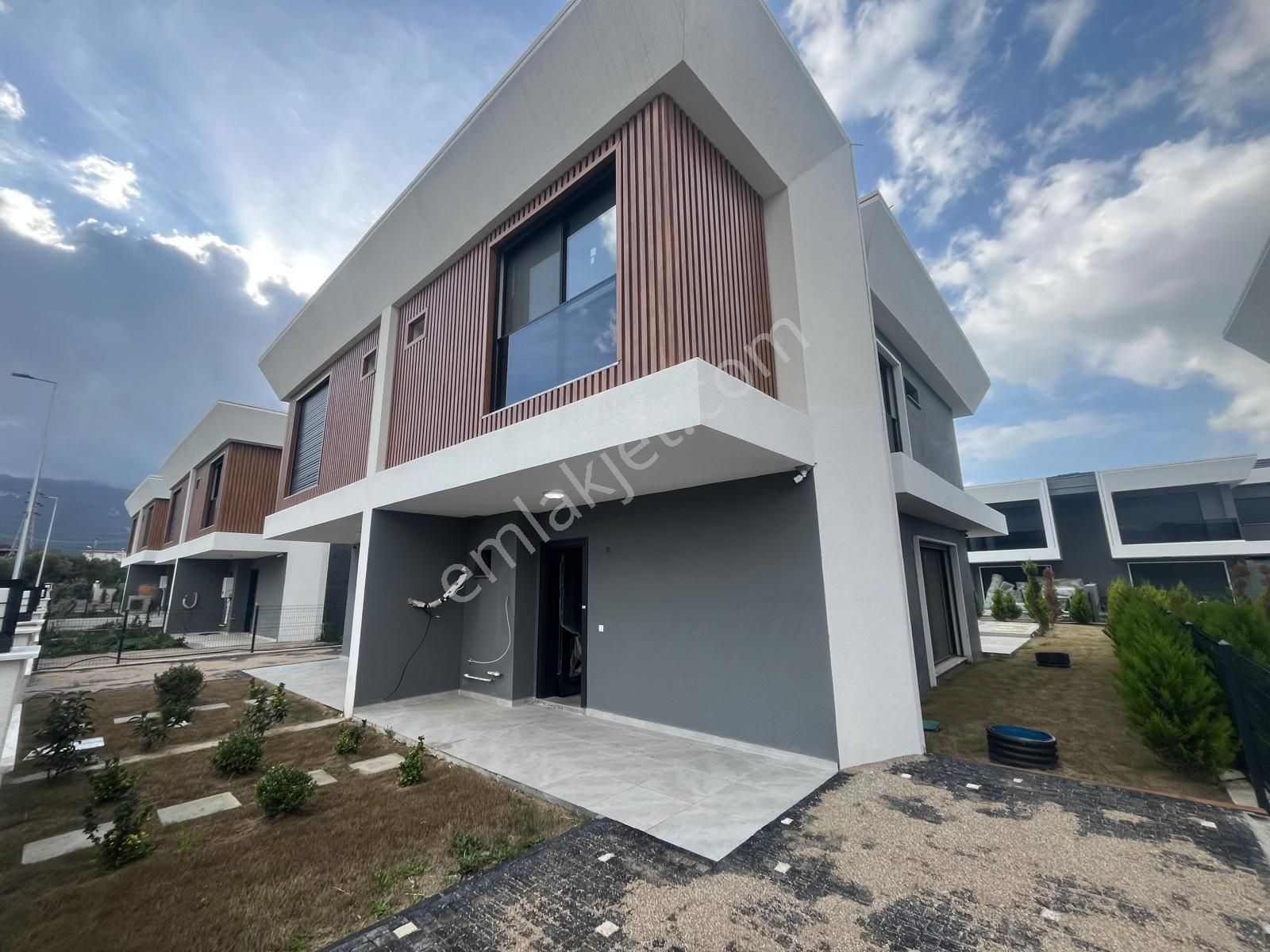 Kuşadası Davutlar’da Özel Havuzlu 3+1 Villa - Görsel 8