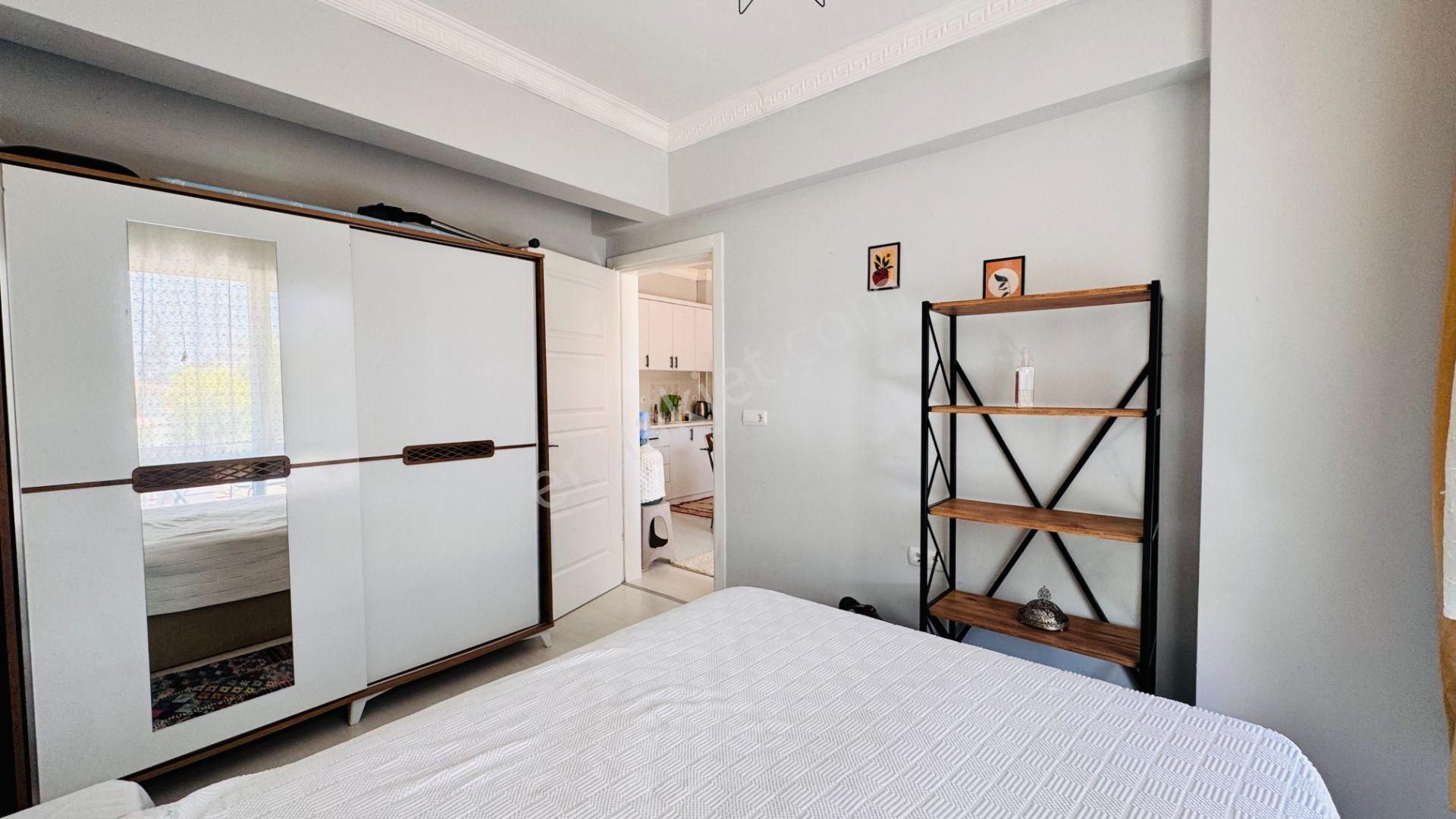 Şehir Merkezinde Satılık 1+1 Geniş Daire - Görsel 18