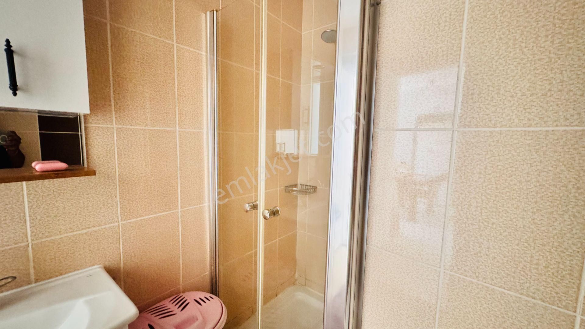 Şehir Merkezinde Satılık 1+1 Geniş Daire - Görsel 20