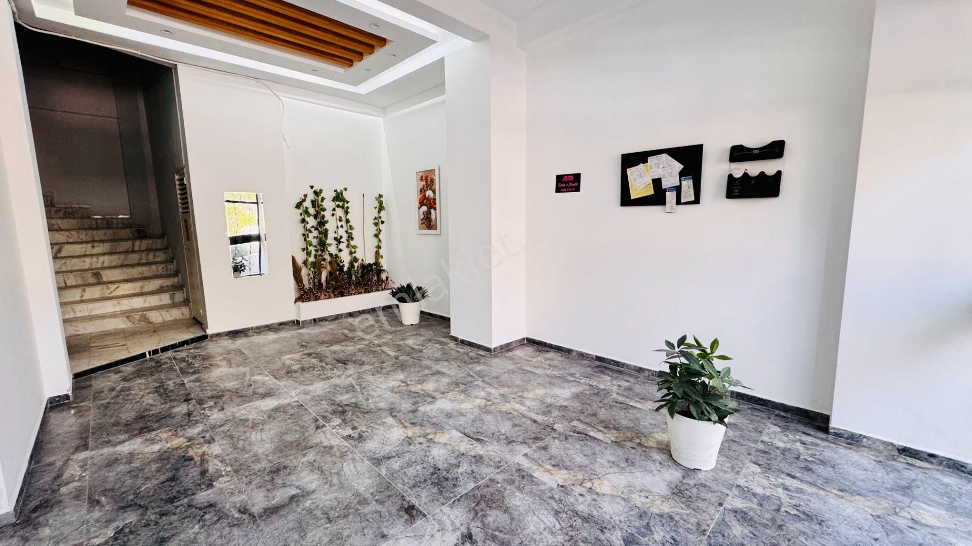 Şehir Merkezinde Satılık 1+1 Geniş Daire - Görsel 7