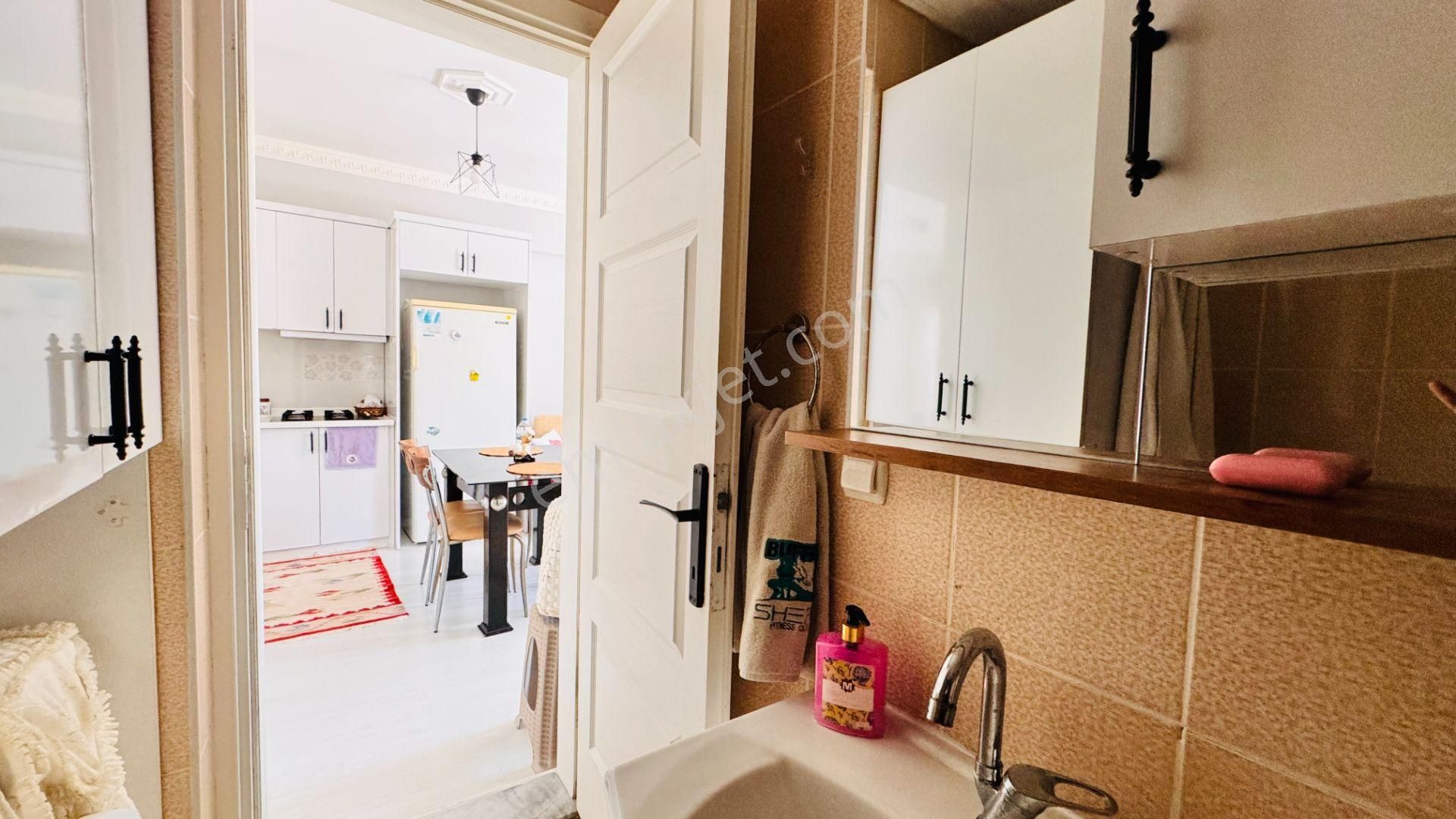 Şehir Merkezinde Satılık 1+1 Geniş Daire - Görsel 21