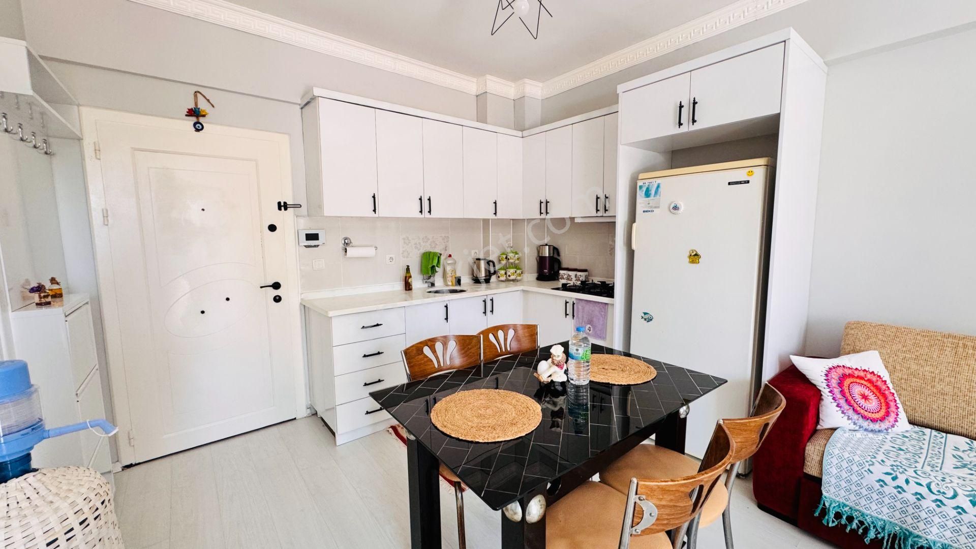 Şehir Merkezinde Satılık 1+1 Geniş Daire - Görsel 24