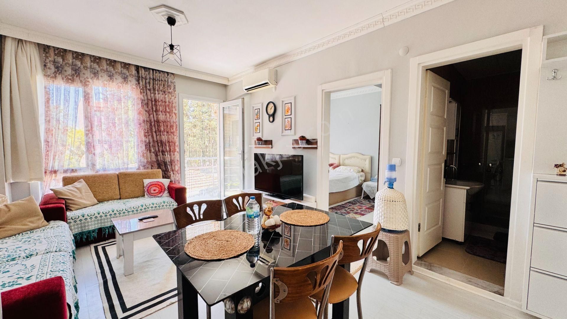 Şehir Merkezinde Satılık 1+1 Geniş Daire - Görsel 14