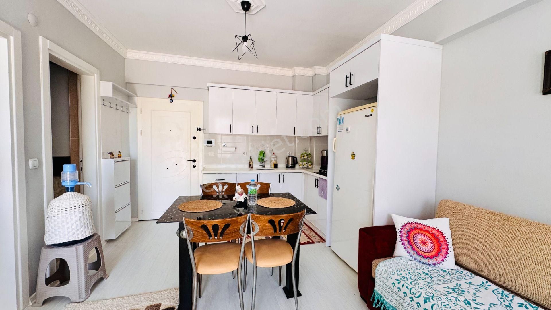 Şehir Merkezinde Satılık 1+1 Geniş Daire - Görsel 13