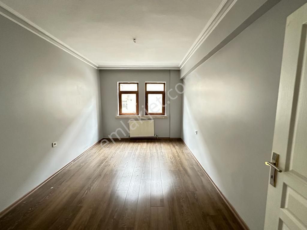 Gata Hast. Yakını 3+1 Orta Kat Ön Cephe Park Manzaralı Bağımsız - Görsel 15