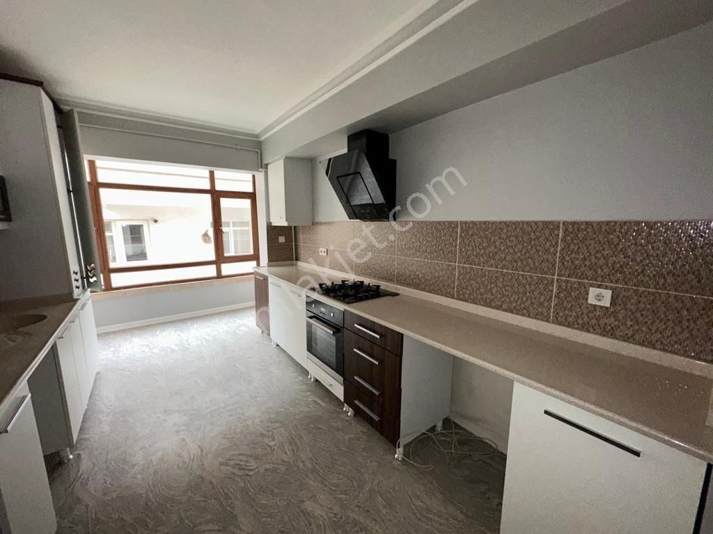 Gata Hast. Yakını 3+1 Orta Kat Ön Cephe Park Manzaralı Bağımsız - Görsel 2