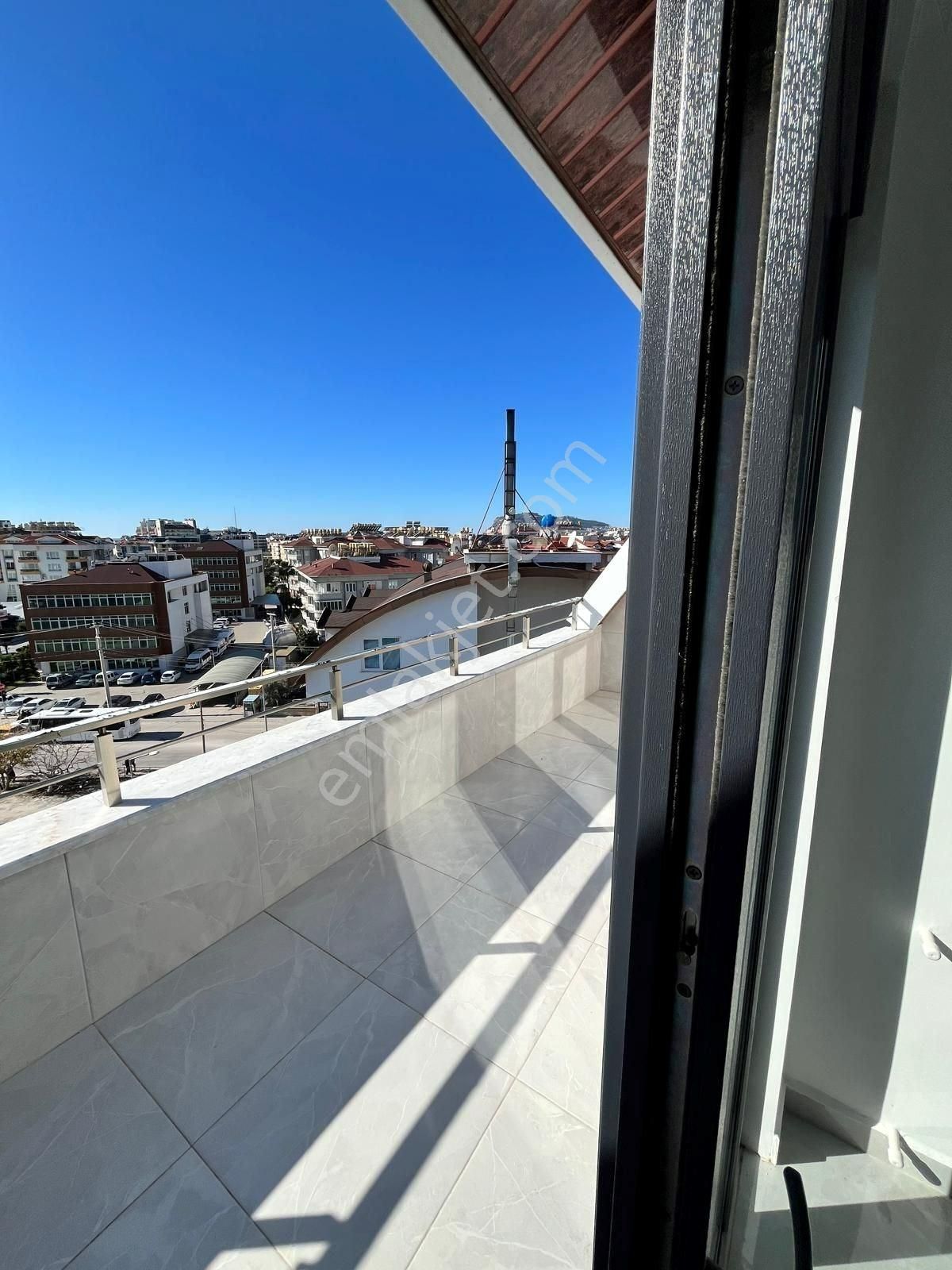 Alanya Oba’da Acil Satılık 4+1 Dubleks Daire - Görsel 16