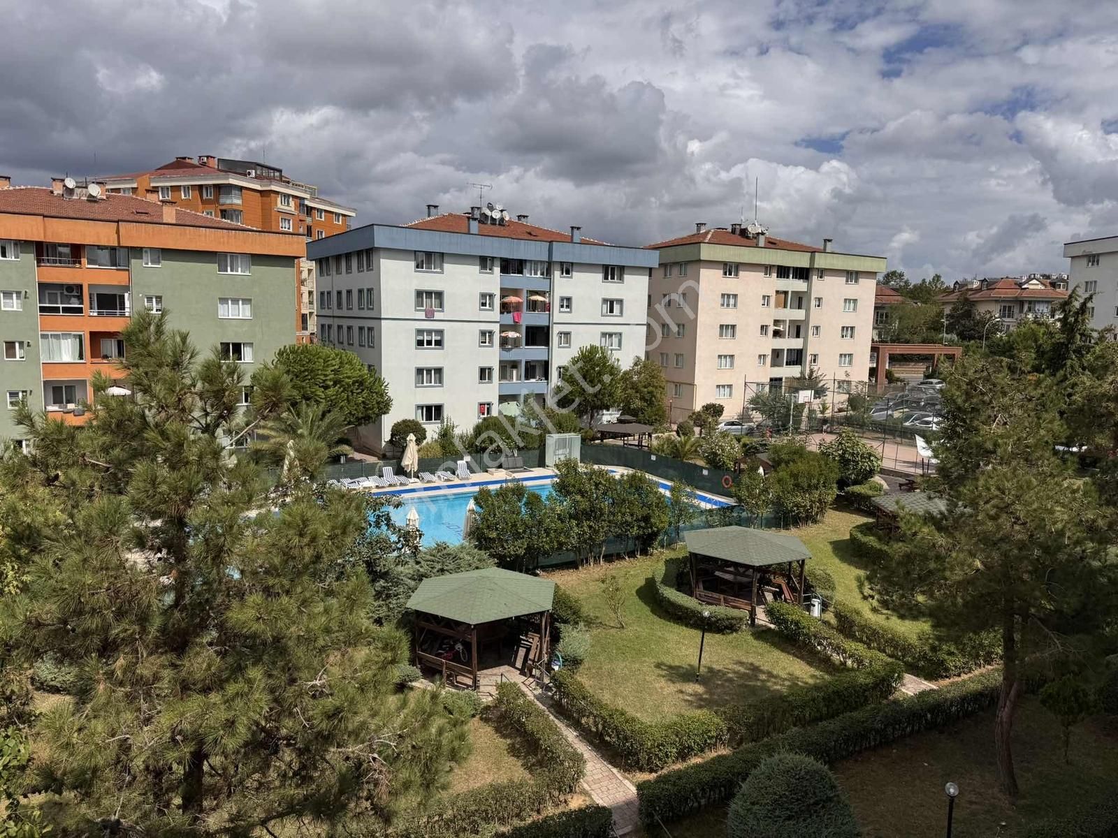 Öğretmenler Sitesi'nde Havuz Ve Peyzaj Manzaralı Geniş 3+1 Daire - Görsel 4