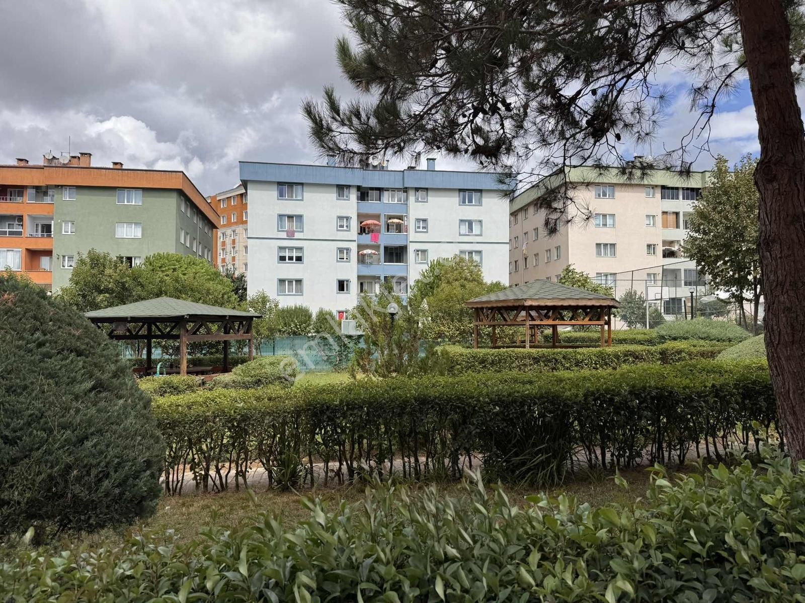 Öğretmenler Sitesi'nde Havuz Ve Peyzaj Manzaralı Geniş 3+1 Daire - Görsel 2