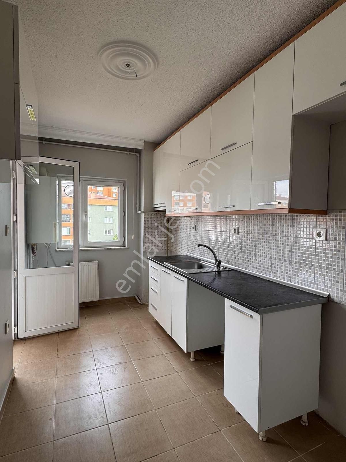Öğretmenler Sitesi'nde Havuz Ve Peyzaj Manzaralı Geniş 3+1 Daire - Görsel 31