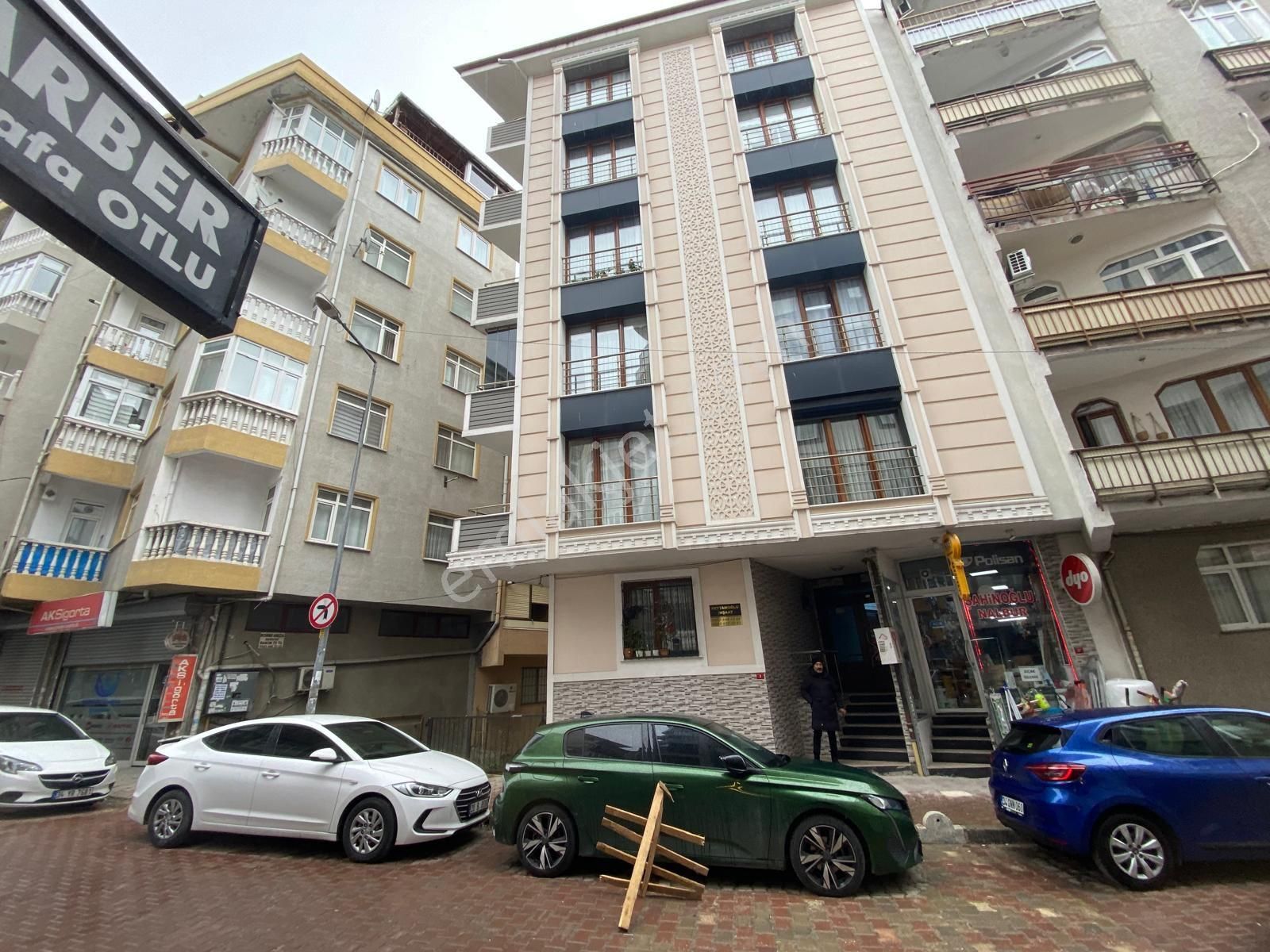 İstanbul House'dan Bahçelievler'de 7 Yıllık Binada 2+1 Y.giriş