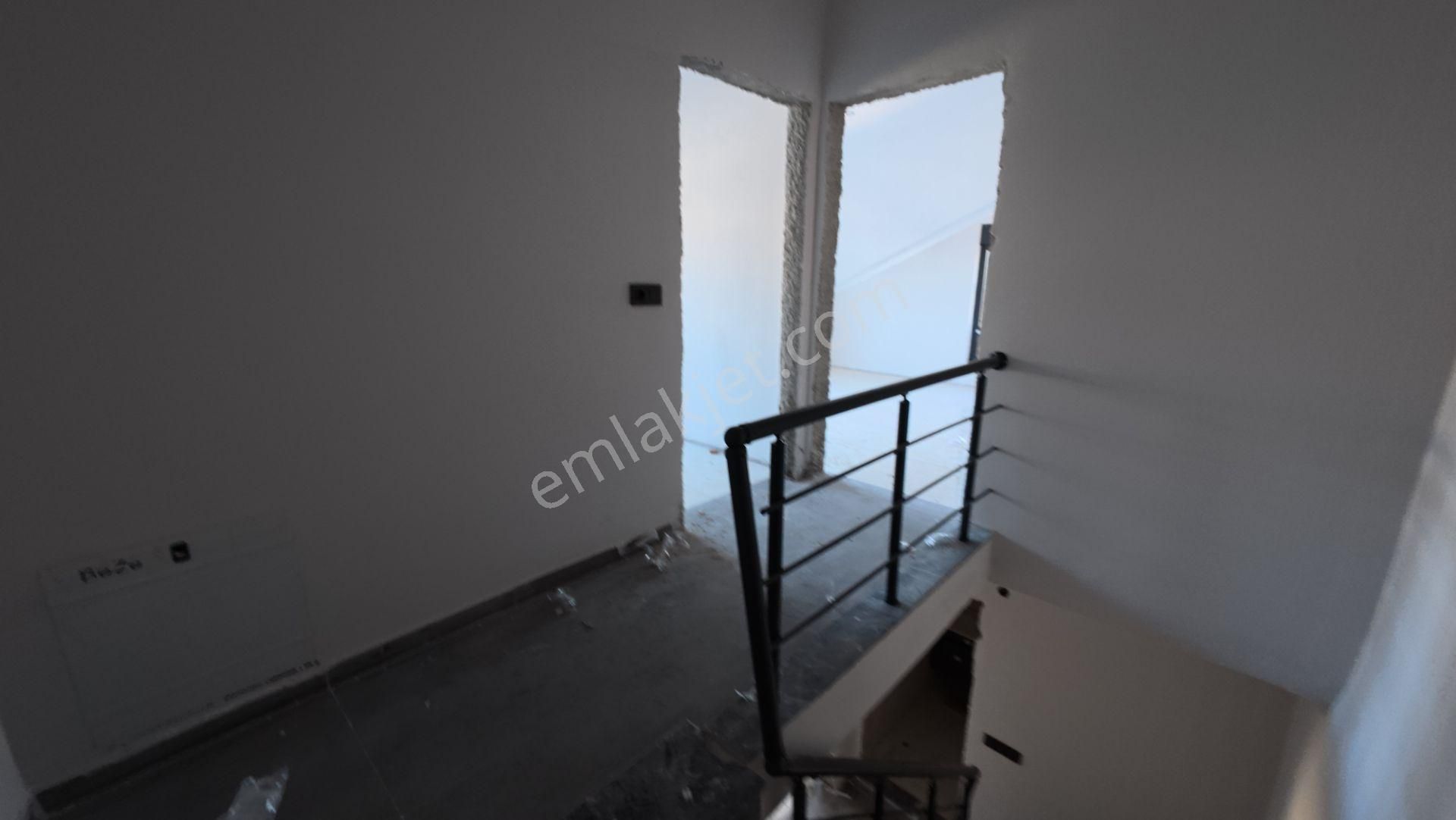 Kocaali De Deniz Manzarasına Sahip Geniş Bahçeli 4+1 Villa - Görsel 28