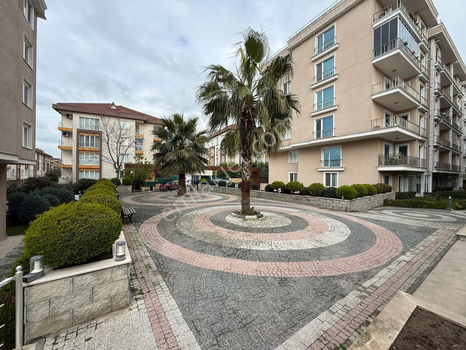 Beykent Adnan Kahveci Mah.site İçi Büyük M2 Tadilatlı Daire - Görsel 15