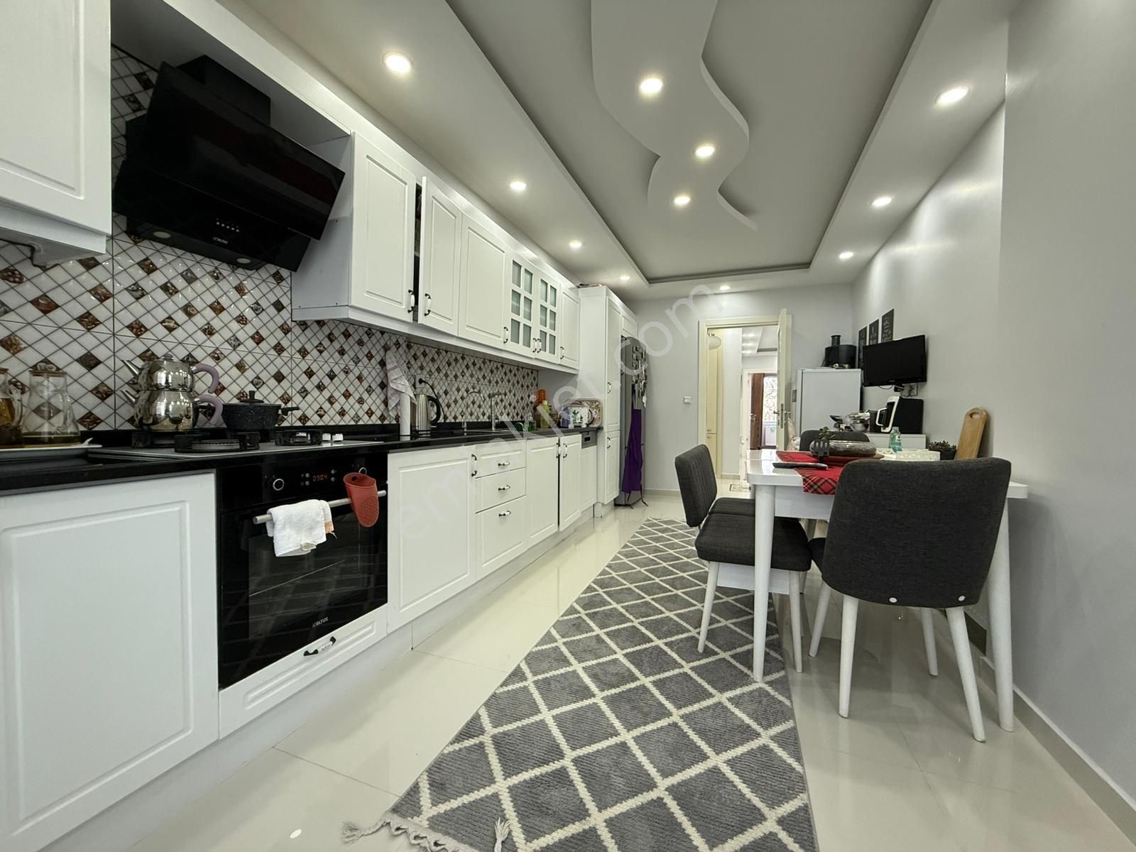 Beykent Adnan Kahveci Mah.site İçi Büyük M2 Tadilatlı Daire - Görsel 9