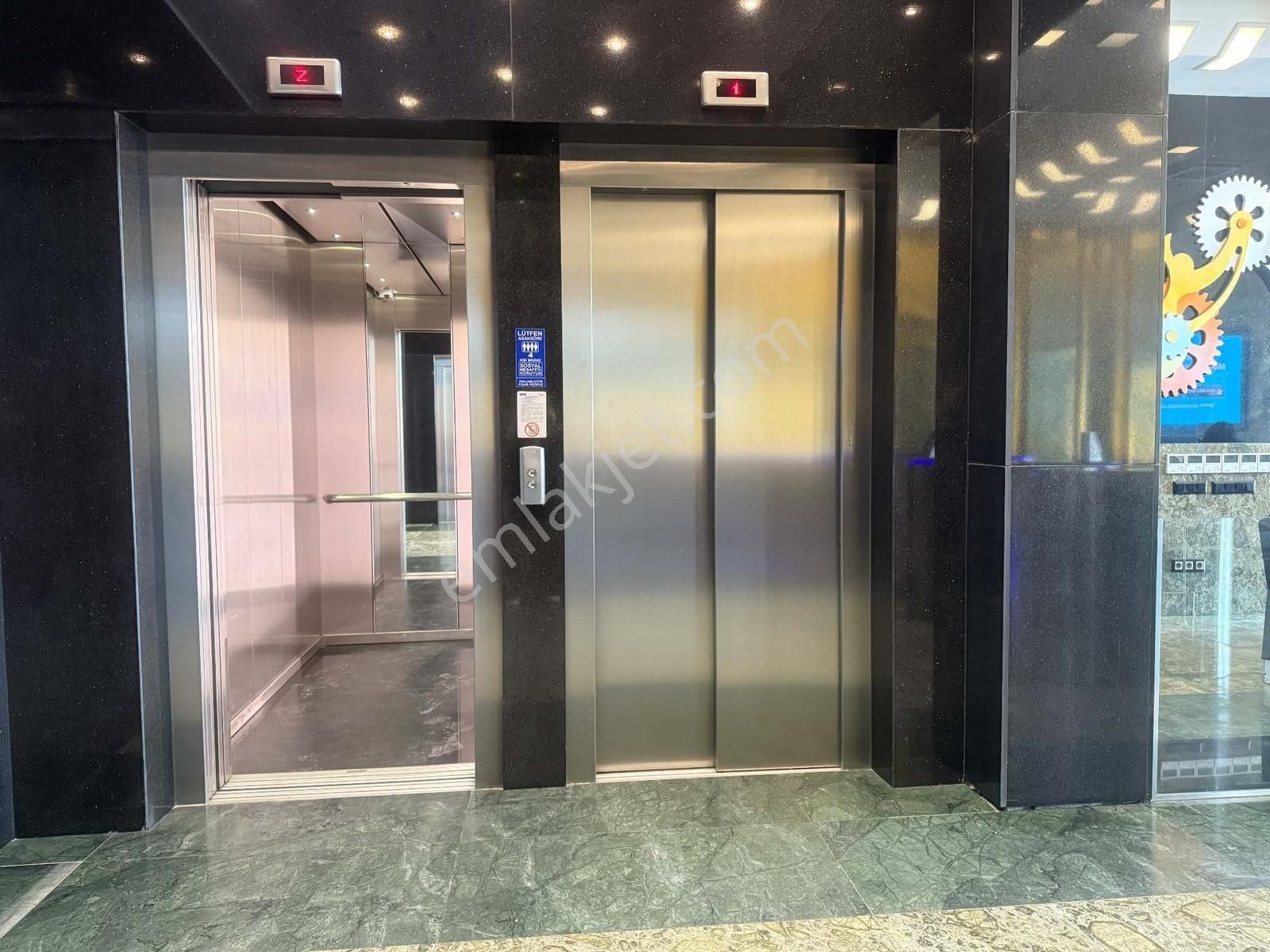 Tekstılkent'te Tem Otoyolu Üzerınde Kıralık Plaza Katı 770 M2 - Görsel 22