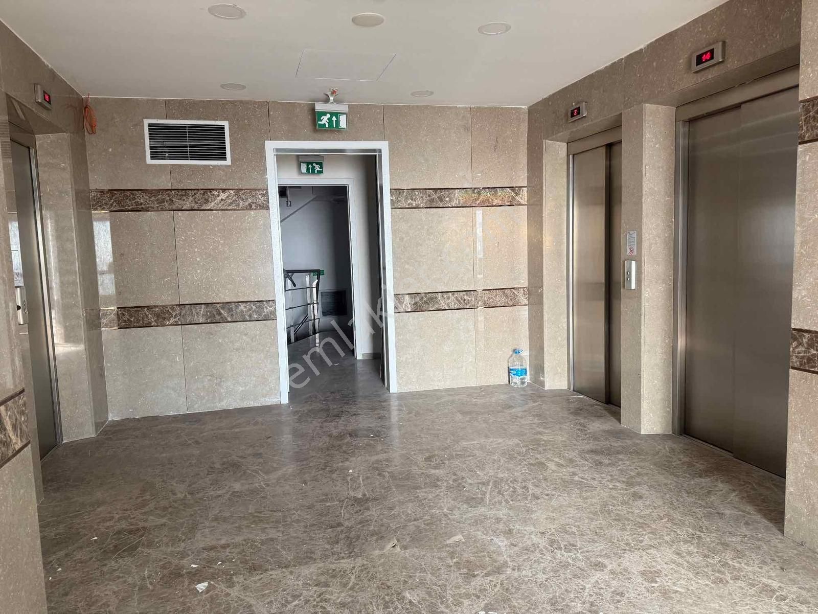 Tekstılkent'te Tem Otoyolu Üzerınde Kıralık Plaza Katı 770 M2 - Görsel 24