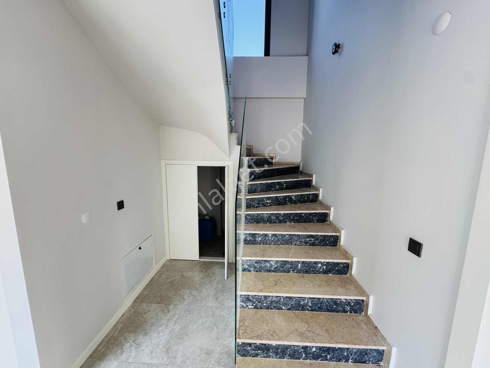 Güzelçamlı'da 380 M2 Arsa İçinde Siteden Bağımsız 4+1 Villa - Görsel 30