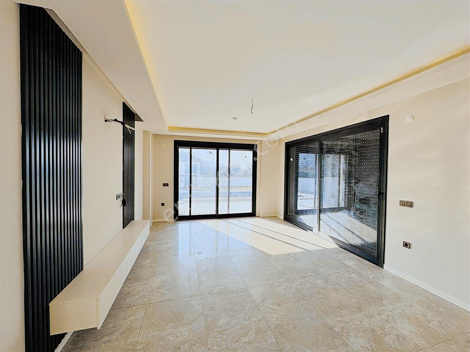 Güzelçamlı'da 380 M2 Arsa İçinde Siteden Bağımsız 4+1 Villa - Görsel 28