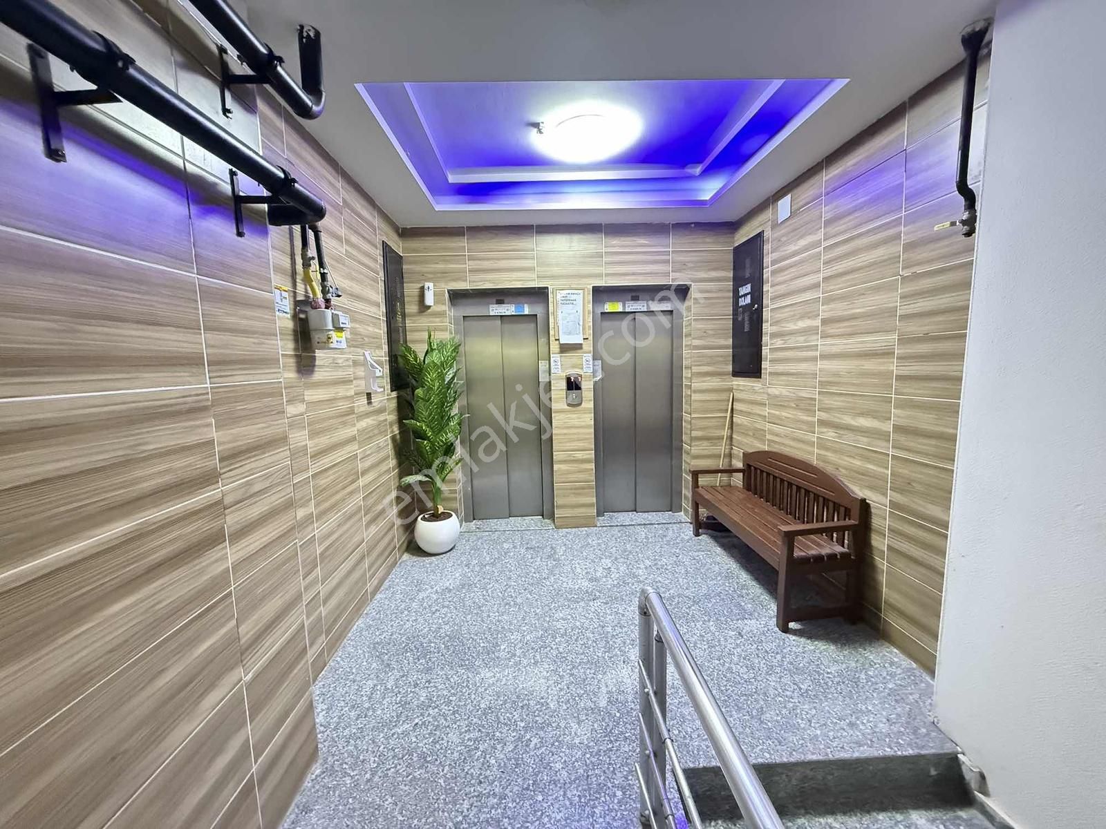 Güllübağ Emlak'tan Site İçinde Kiralık 4+1 - Görsel 3