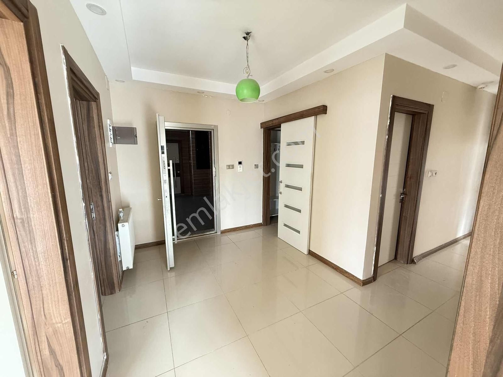 Güllübağ Emlak'tan Site İçinde Kiralık 4+1 - Görsel 6