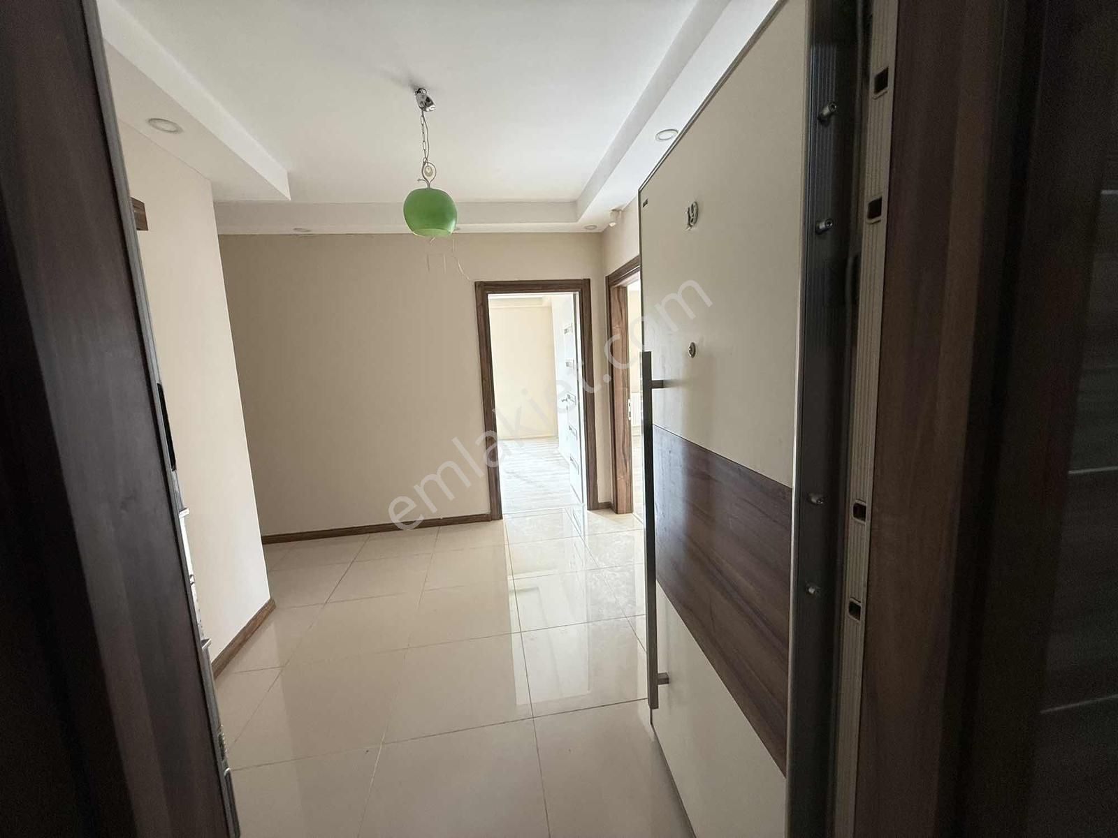 Güllübağ Emlak'tan Site İçinde Kiralık 4+1 - Görsel 24