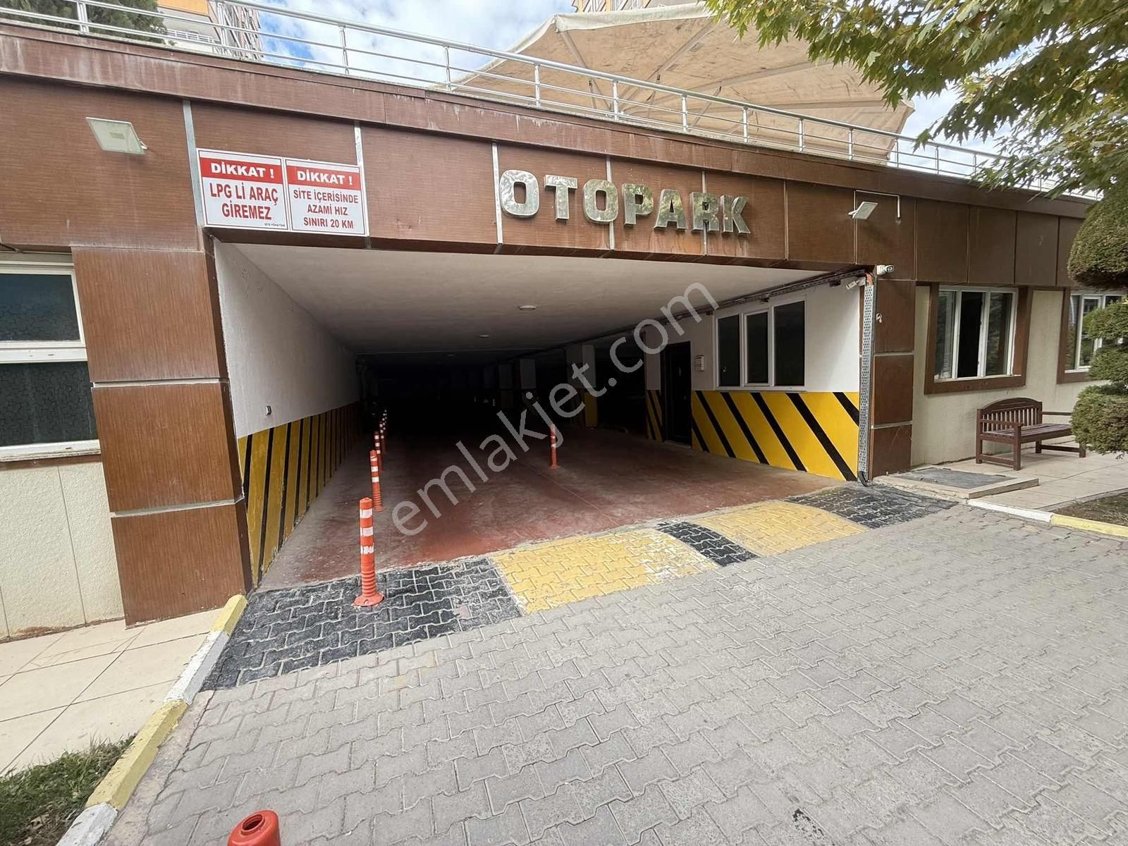 Güllübağ Emlak'tan Site İçinde Kiralık 4+1 - Görsel 35