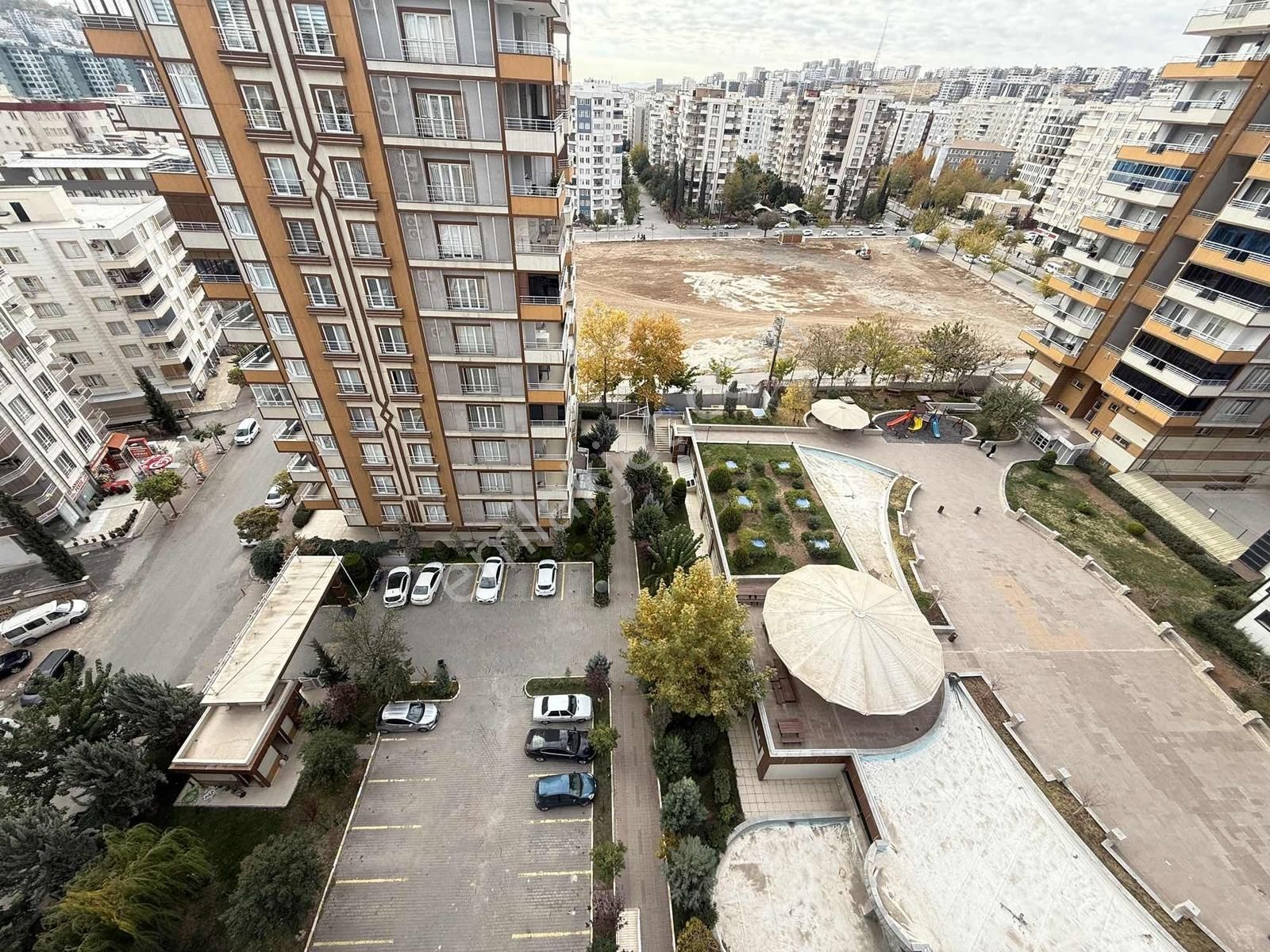 Güllübağ Emlak'tan Site İçinde Kiralık 4+1 - Görsel 9