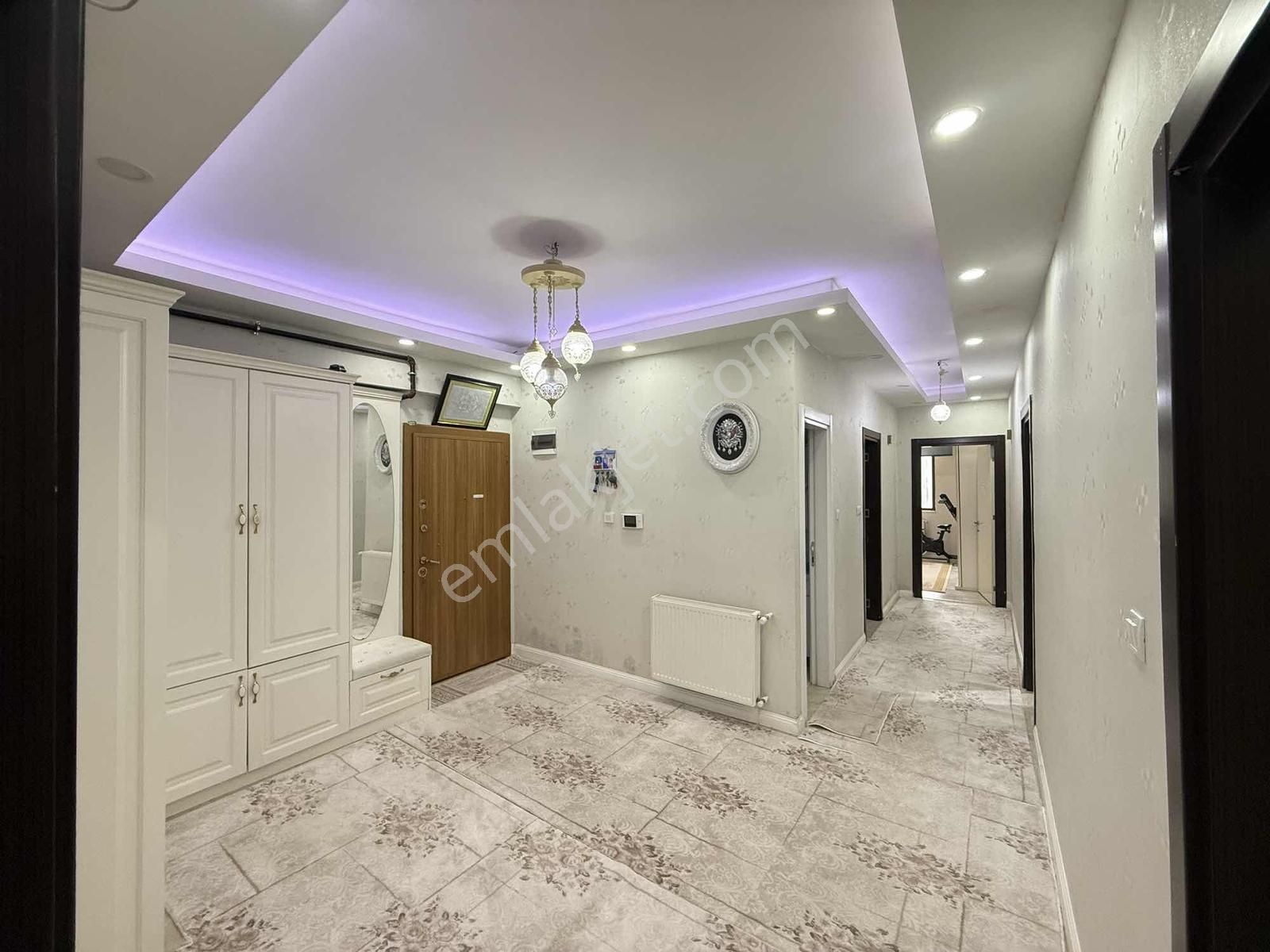 Güllübağ'da Cadde Üzeri 3+1 Arakat - Görsel 29