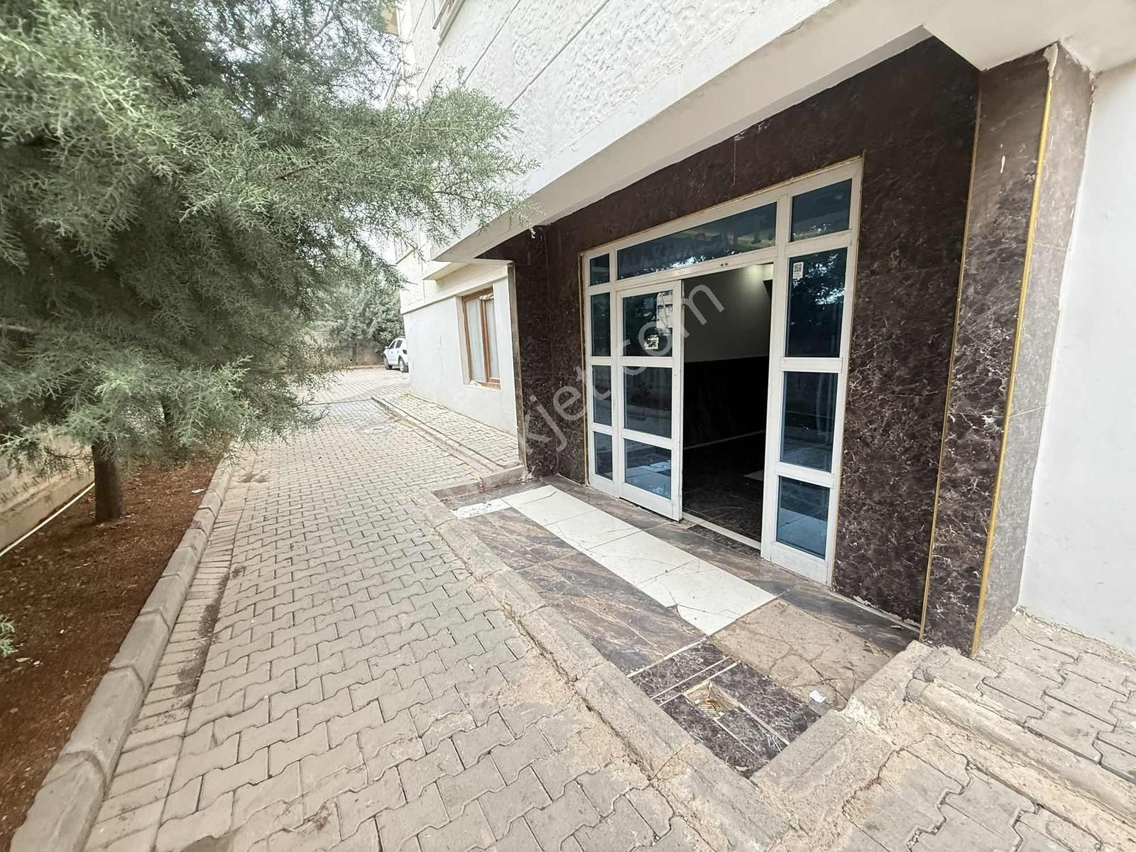 Güllübağ'da Cadde Üzeri 3+1 Arakat - Görsel 34