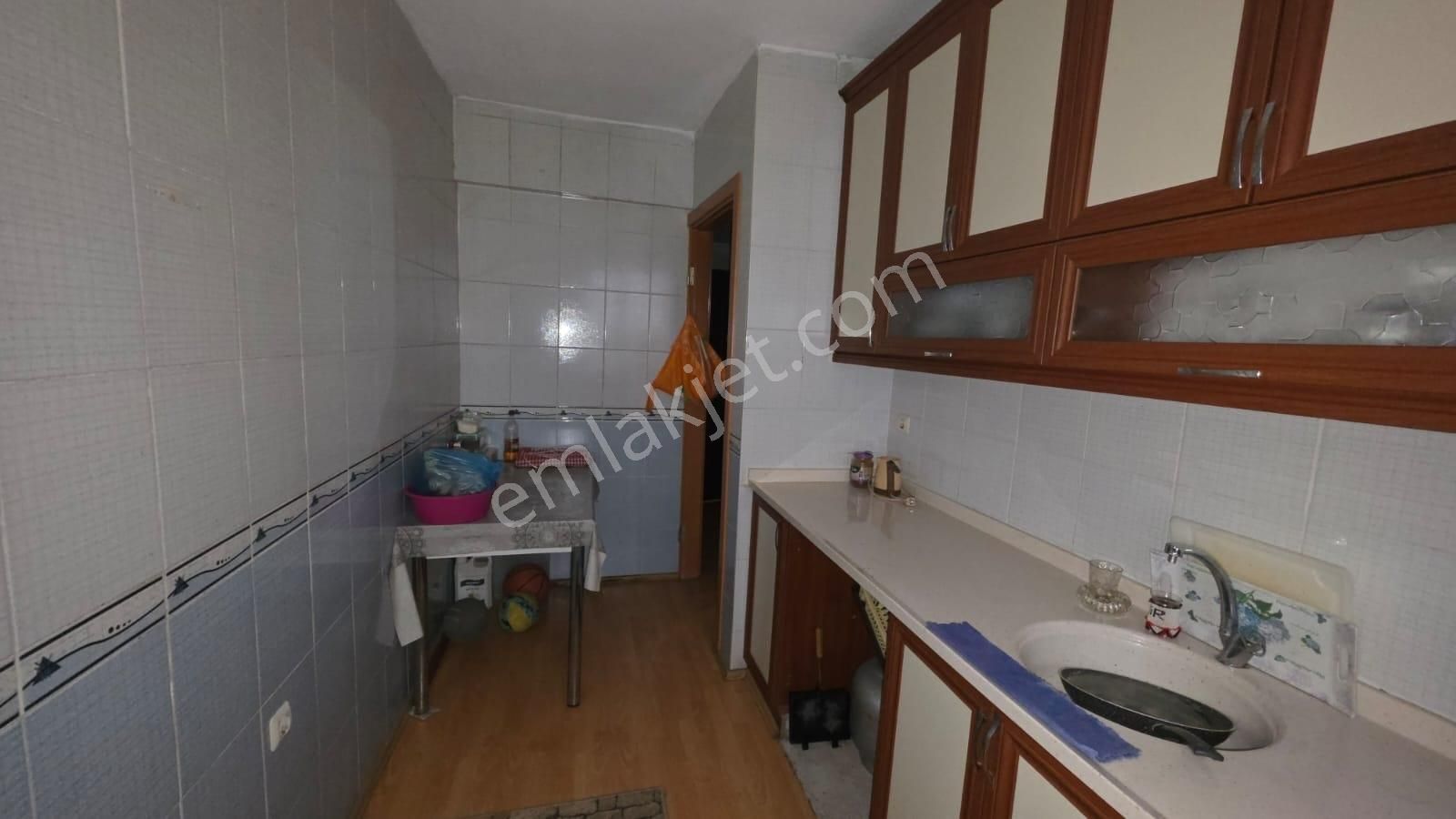 Gülyaka'da Cadde Üzeri Acil Satılık Yatırımlık 2+1 Daire - Görsel 19