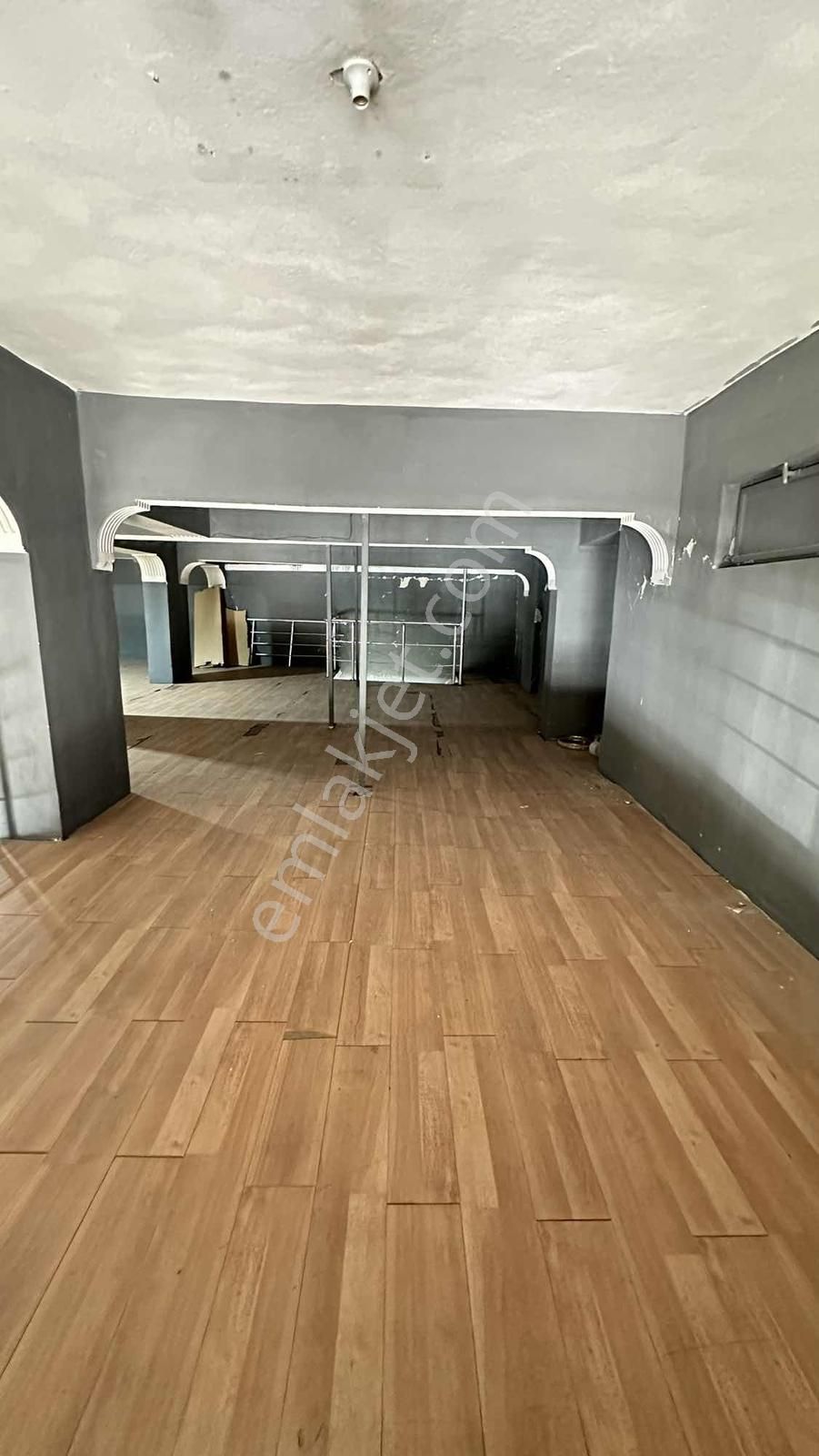 İşlek Caddede Satılık 2 Katlı İşyeri - Görsel 12