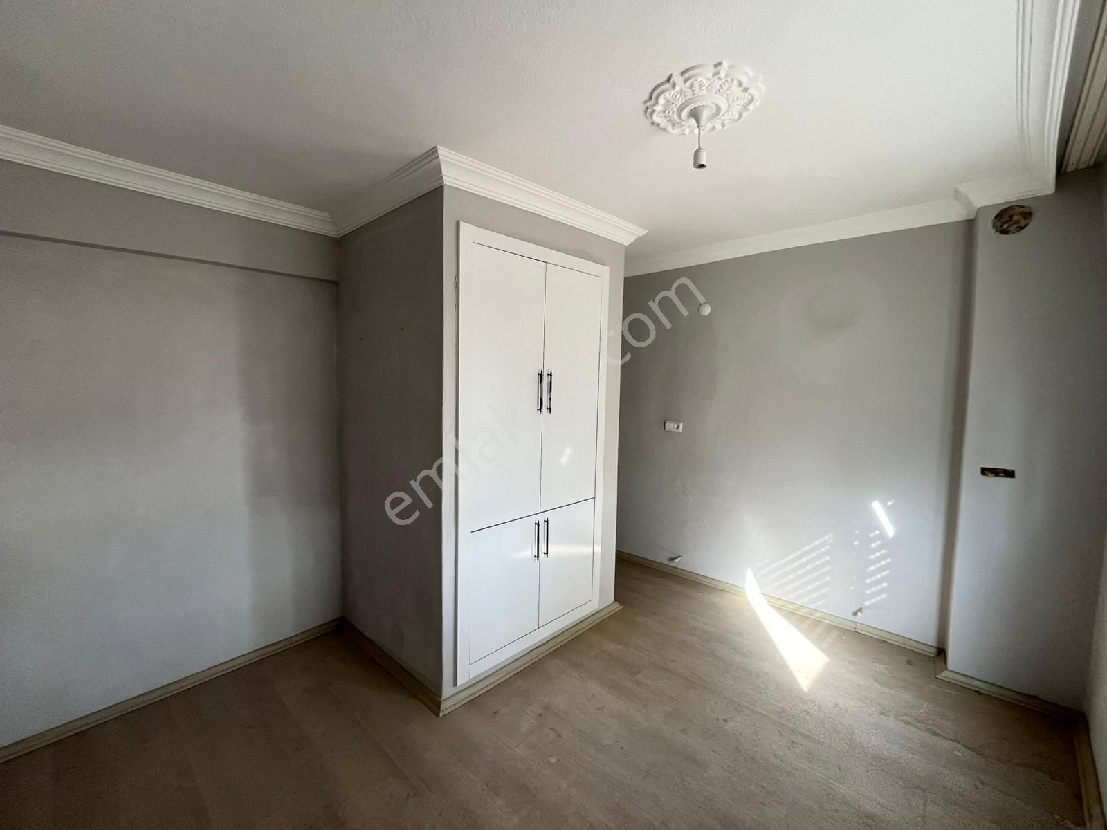 Aydoğdu Mahallesi Salıpazarı İçinde Masrafsız Yeni Tadilat Yapılmış 2+1 Arakat Daire - Görsel 15