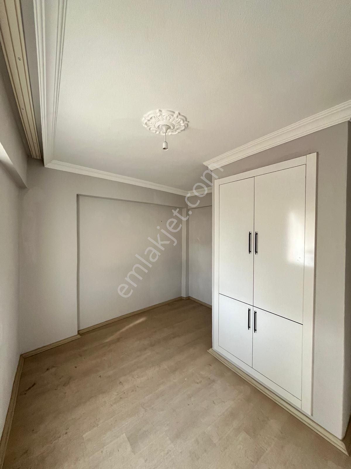 Aydoğdu Mahallesi Salıpazarı İçinde Masrafsız Yeni Tadilat Yapılmış 2+1 Arakat Daire - Görsel 14