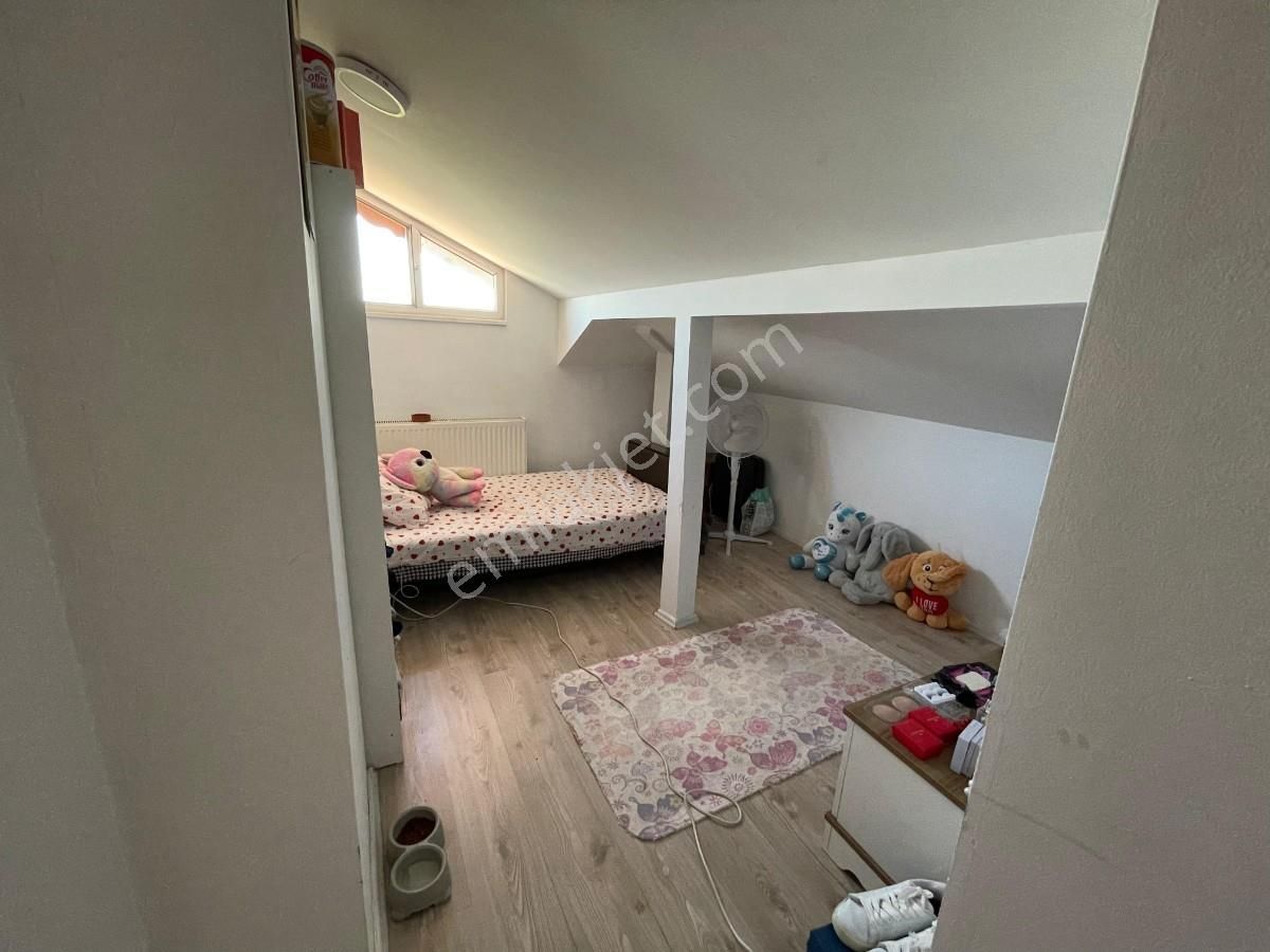 Bahçelievlerde Merkezi Konumda Kiralık 2+1 Çatı Katı - Görsel 17