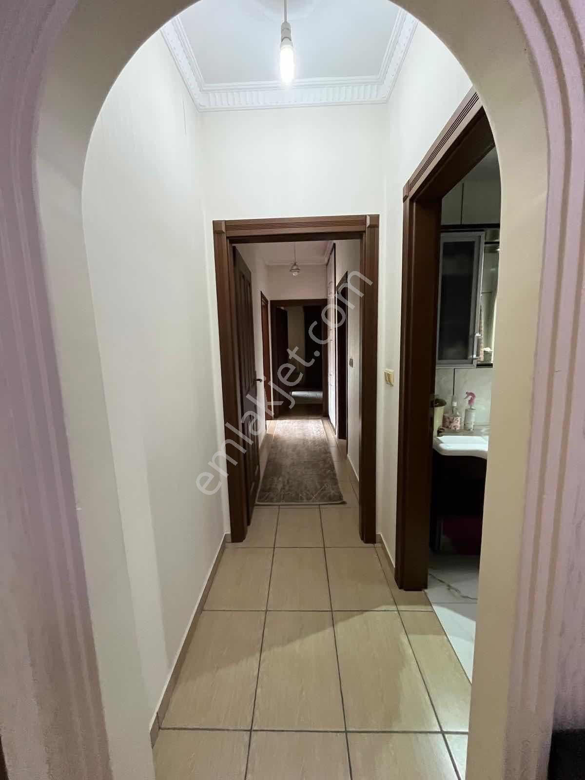 Tried - Uğurevler'de Ana Cadde Üzerinde Geniş 3+1 Lüks Daire - Görsel 6