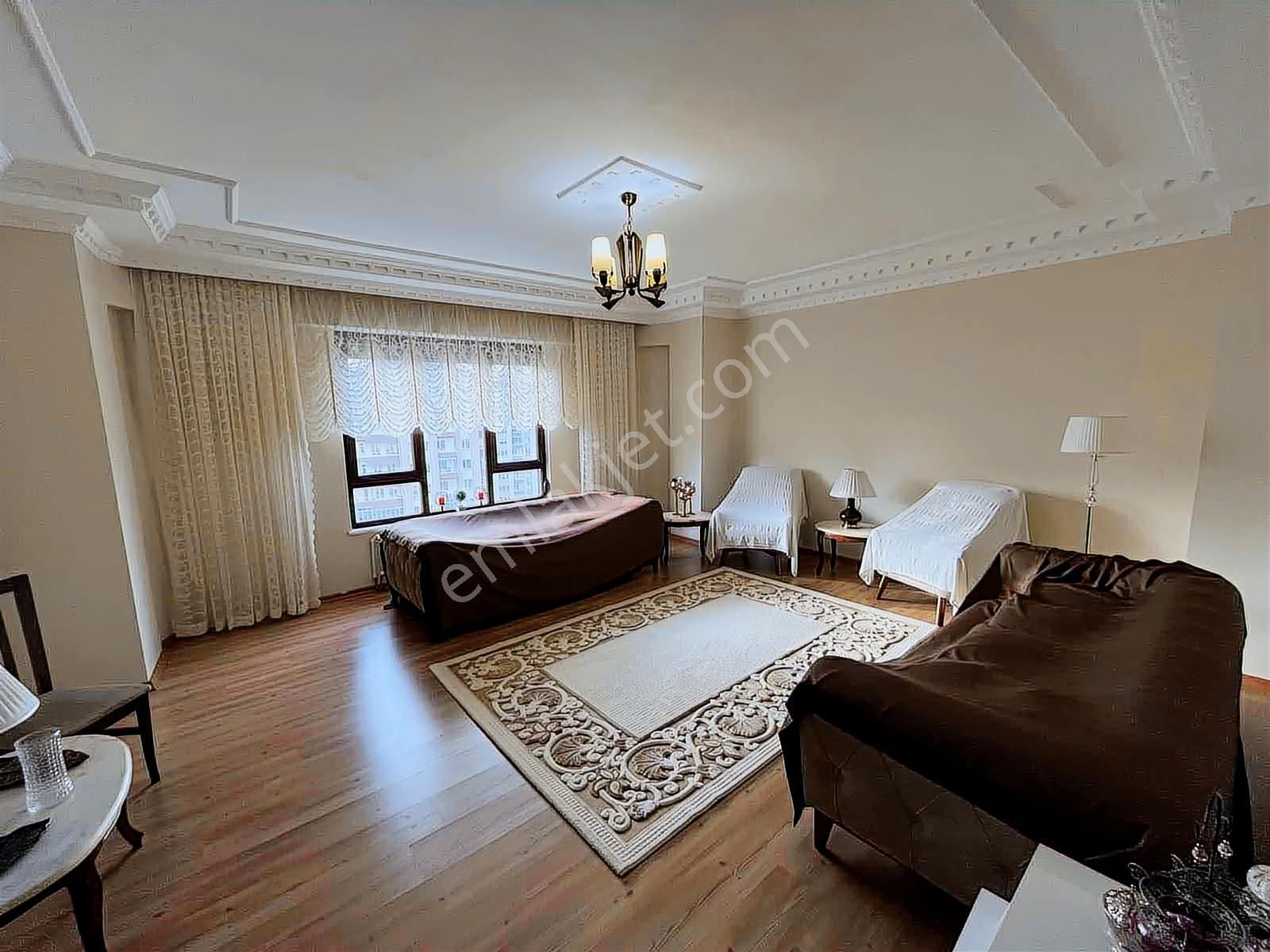 Tried - Uğurevler'de Ana Cadde Üzerinde Geniş 3+1 Lüks Daire - Görsel 13