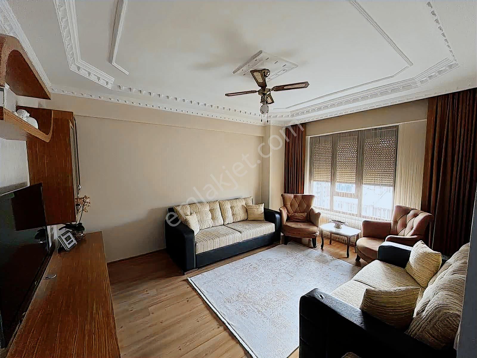 Tried - Uğurevler'de Ana Cadde Üzerinde Geniş 3+1 Lüks Daire - Görsel 15