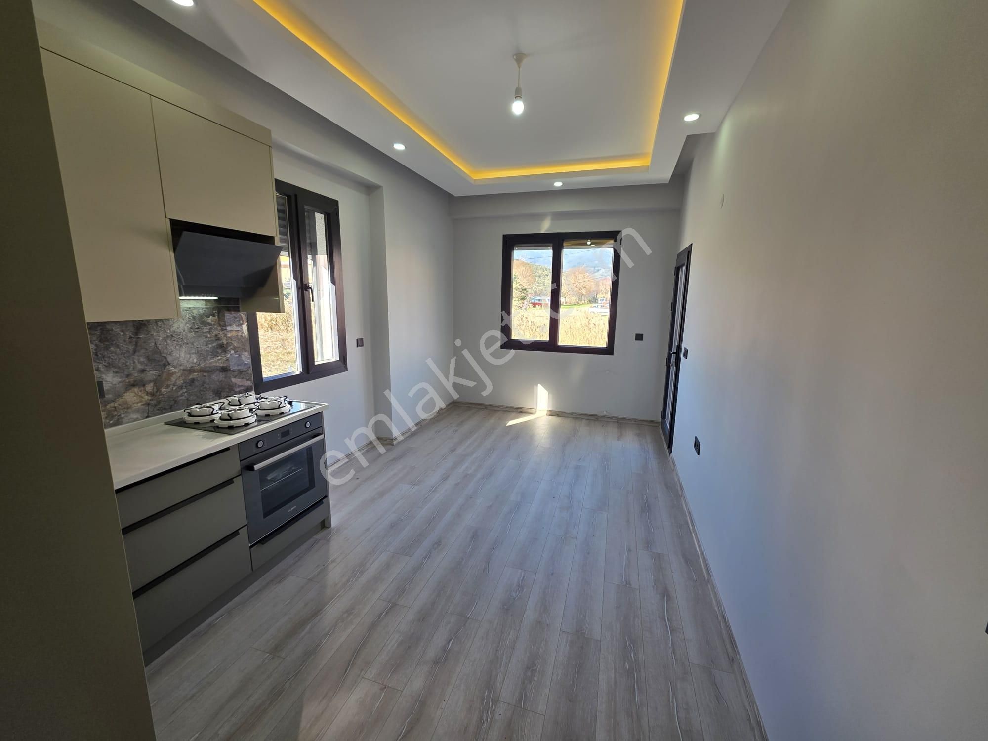 Irmaksudan Akçay Da Bahçe Kullanımlı 2+1 Mustakil Tadında Daire - Görsel 8