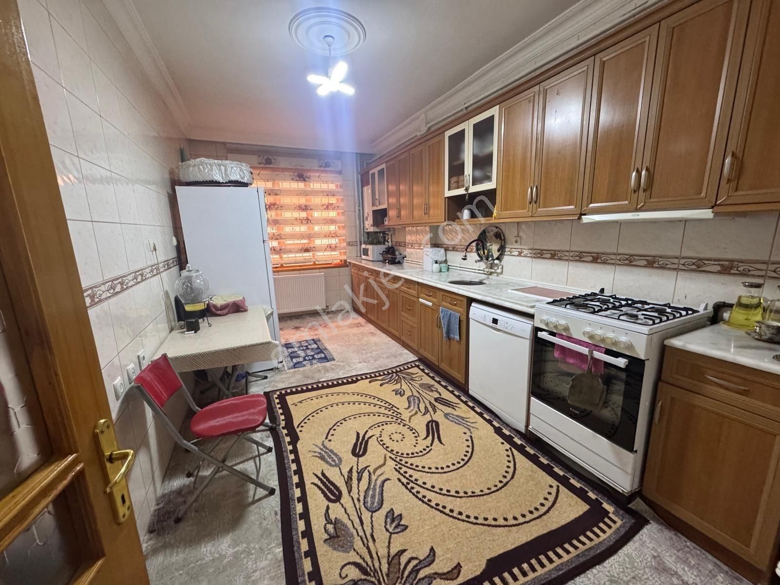 Nakipoğlu Hastanesi Karşısı 3+1 Arakat Satılık Daire