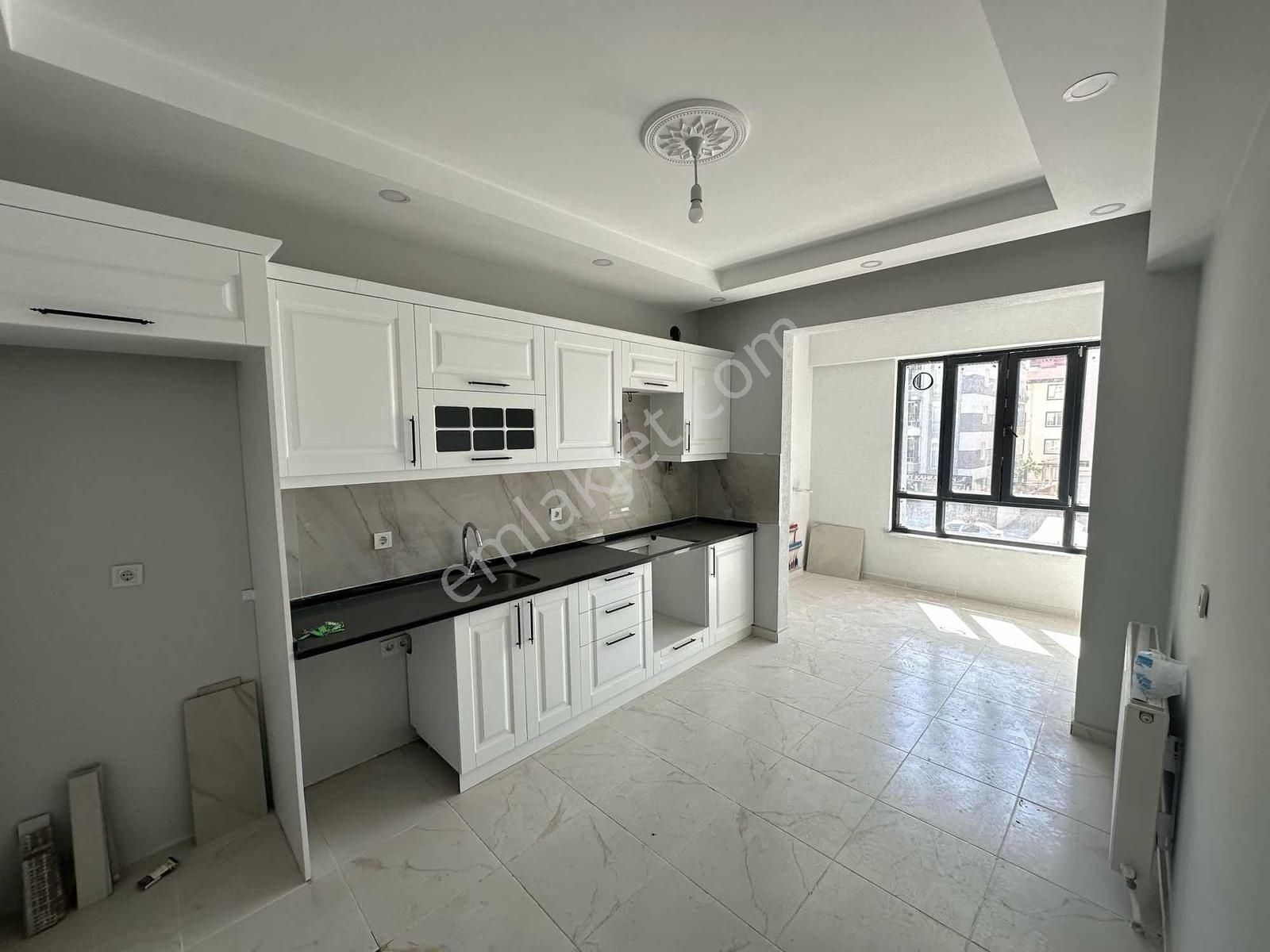 Cemal Gürsel Bulvarı Üzerinde Geniş Ara Kat 3+1 Daire - Görsel 2