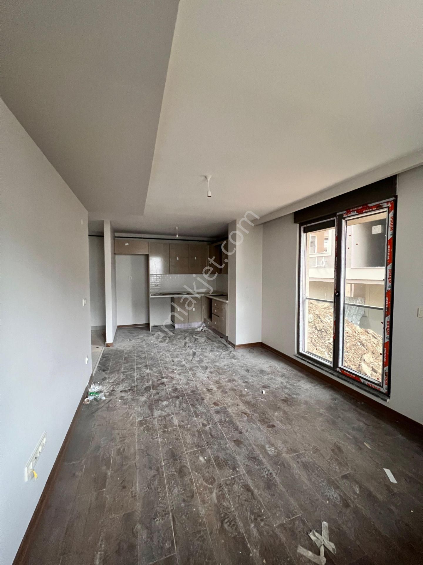 Çınar'da Prestijli Yapıda Ulaşıma Yakın Lüx 1+1 Daire - Görsel 4