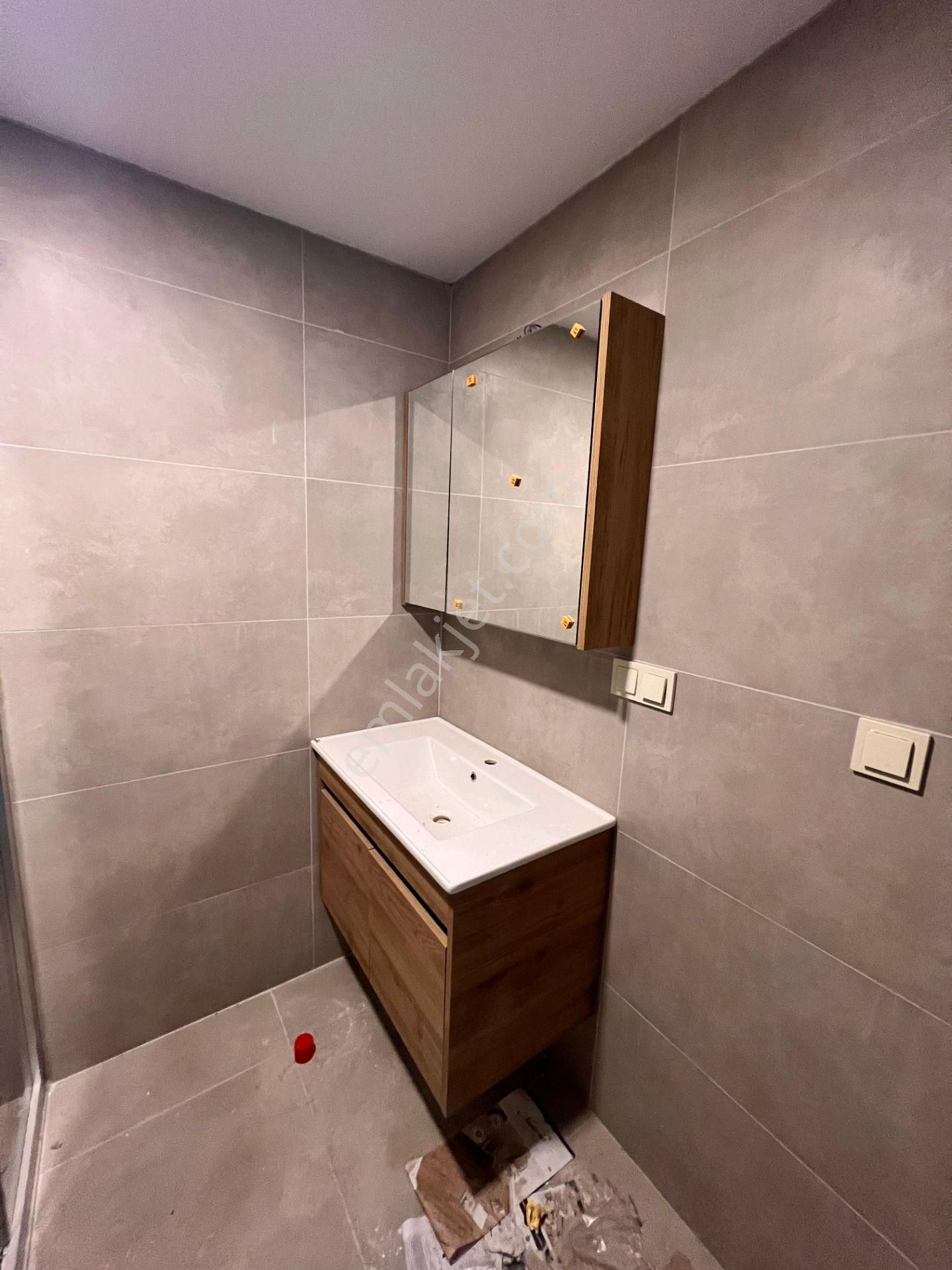 Çınar'da Prestijli Yapıda Ulaşıma Yakın Lüx 1+1 Daire - Görsel 12